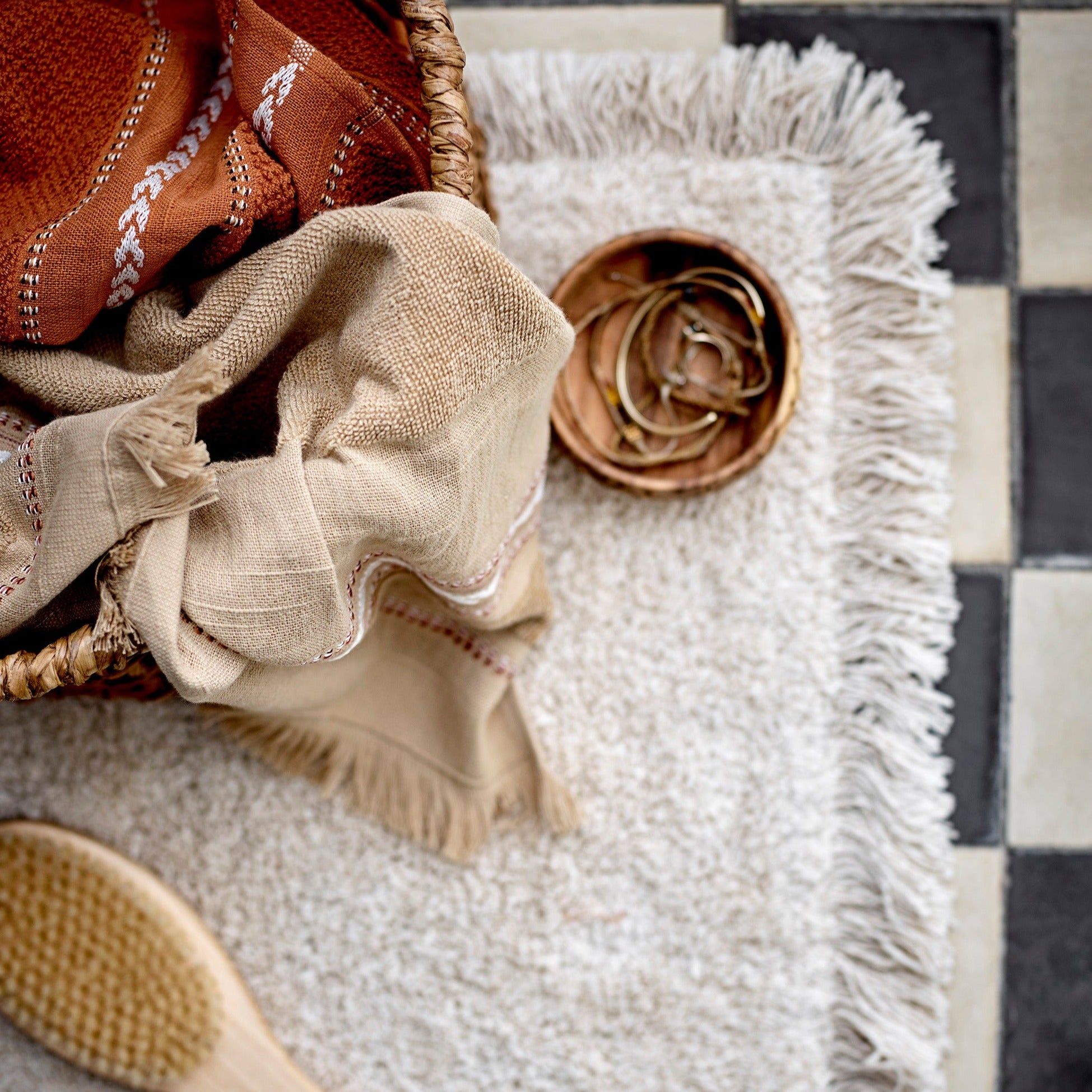 Alobo Rug