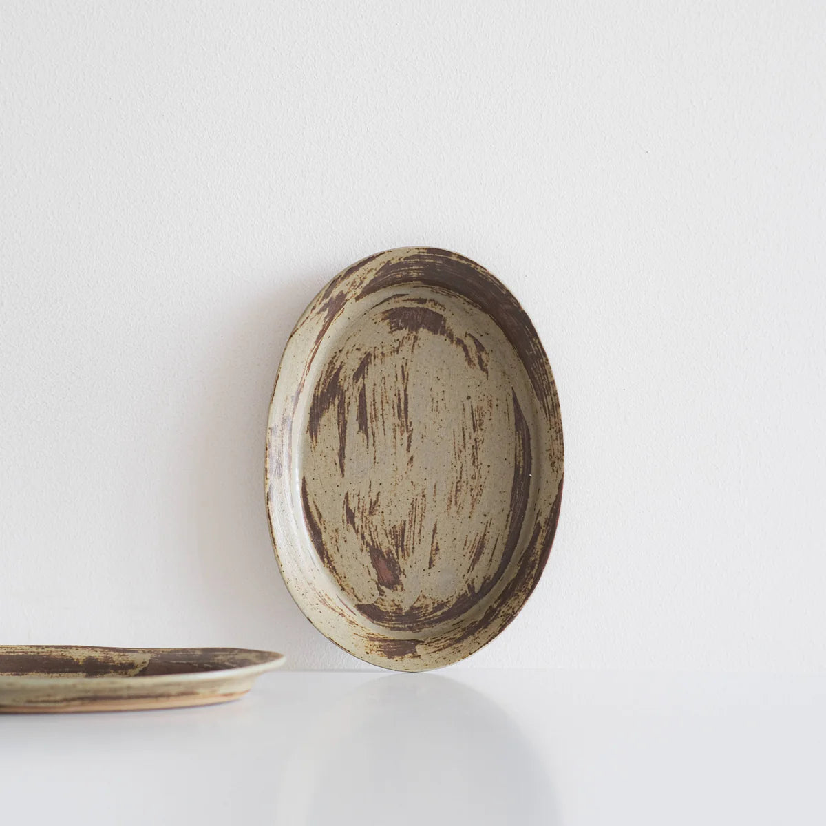 Burnt Pistachio Handbrushed Oval Rim Plate