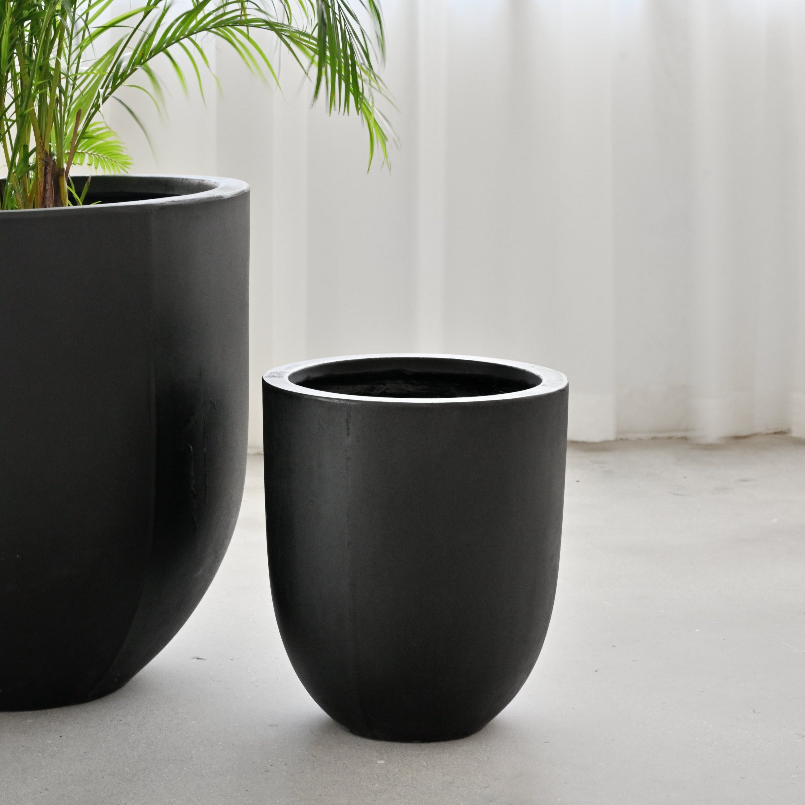 Bullet Concrete Pot - Black