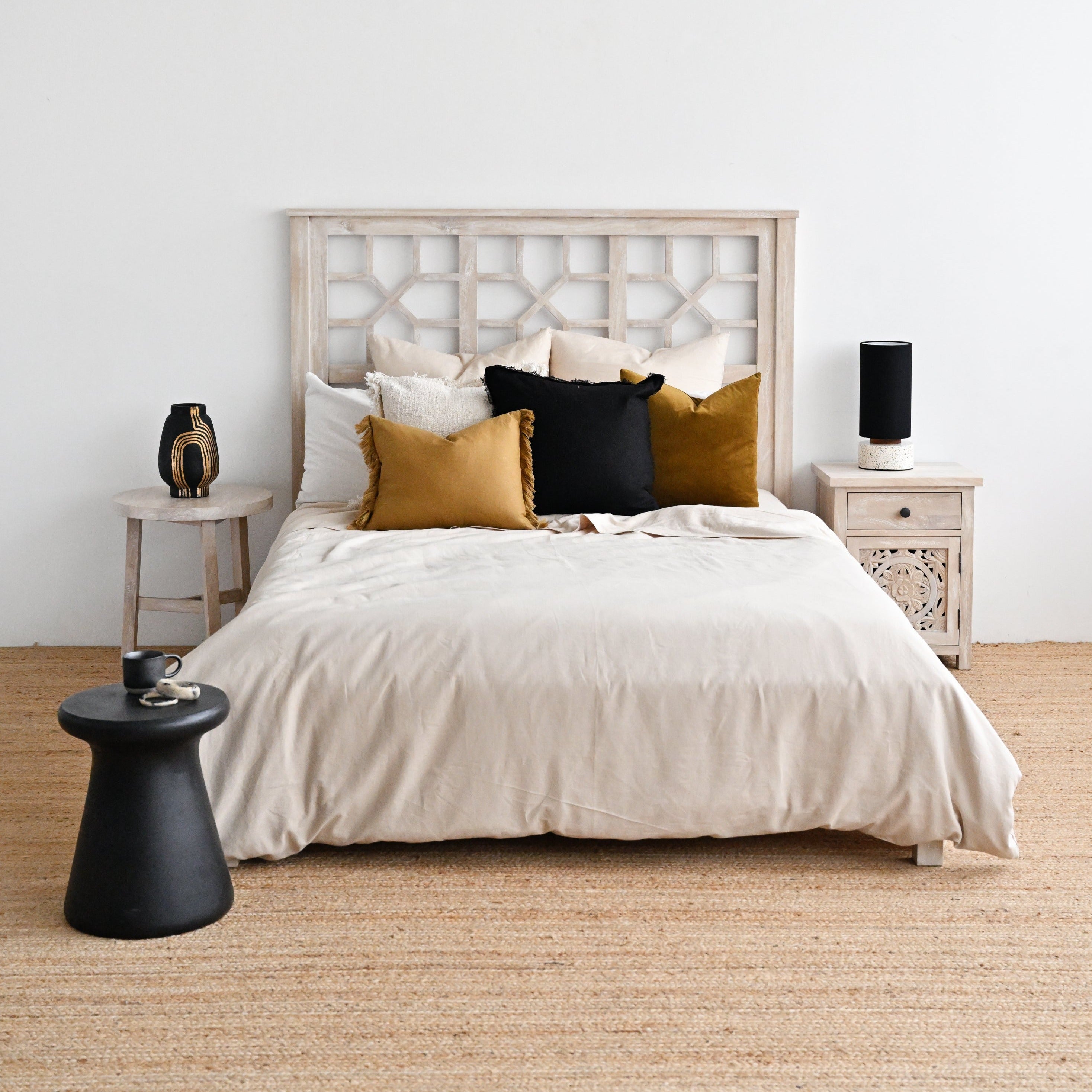 Small Kuno Bedside Table