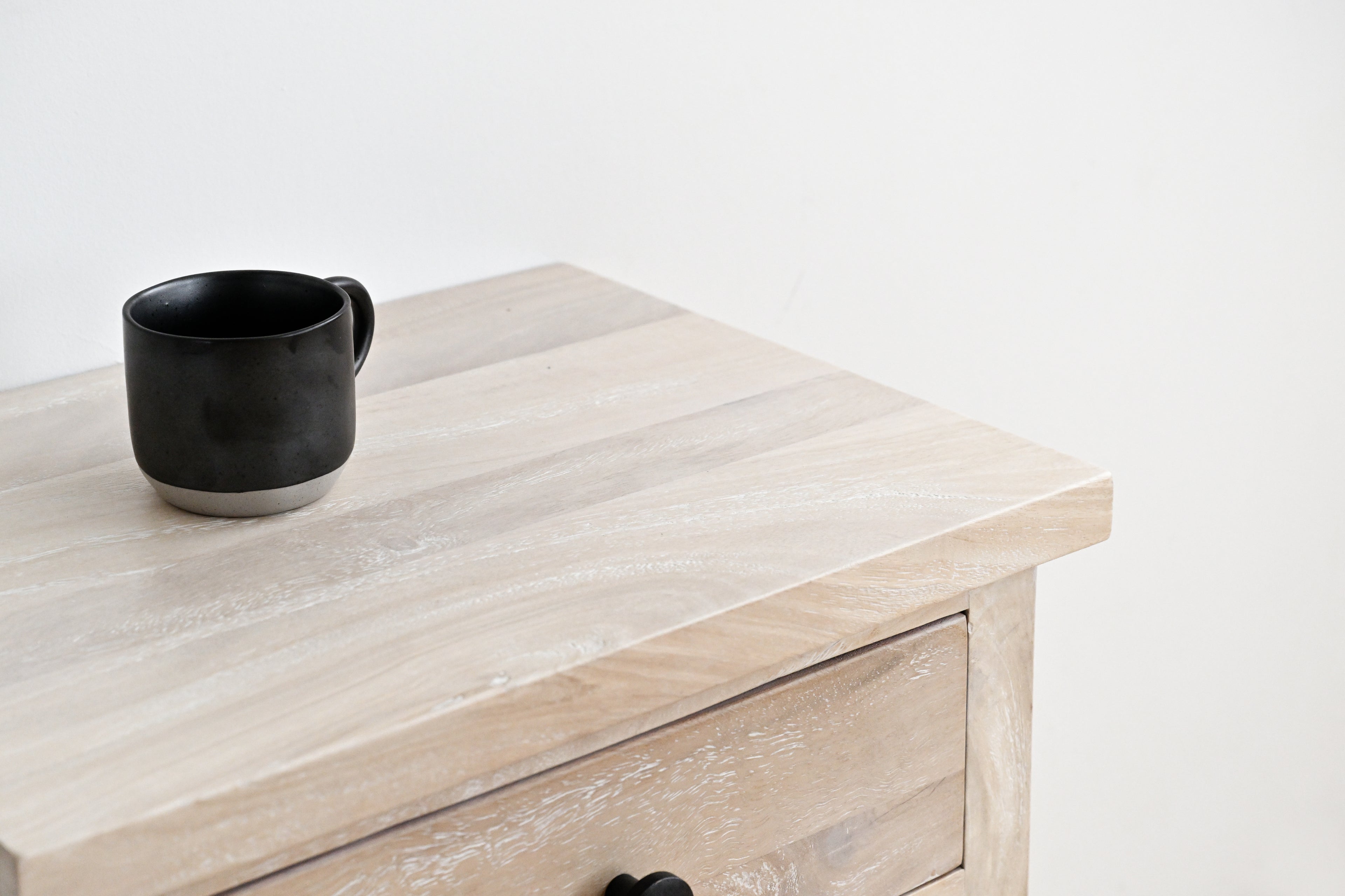 Small Kuno Bedside Table