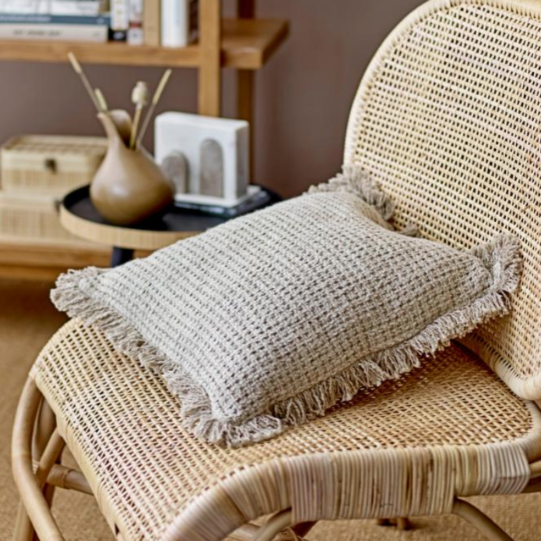 Delva Cushion