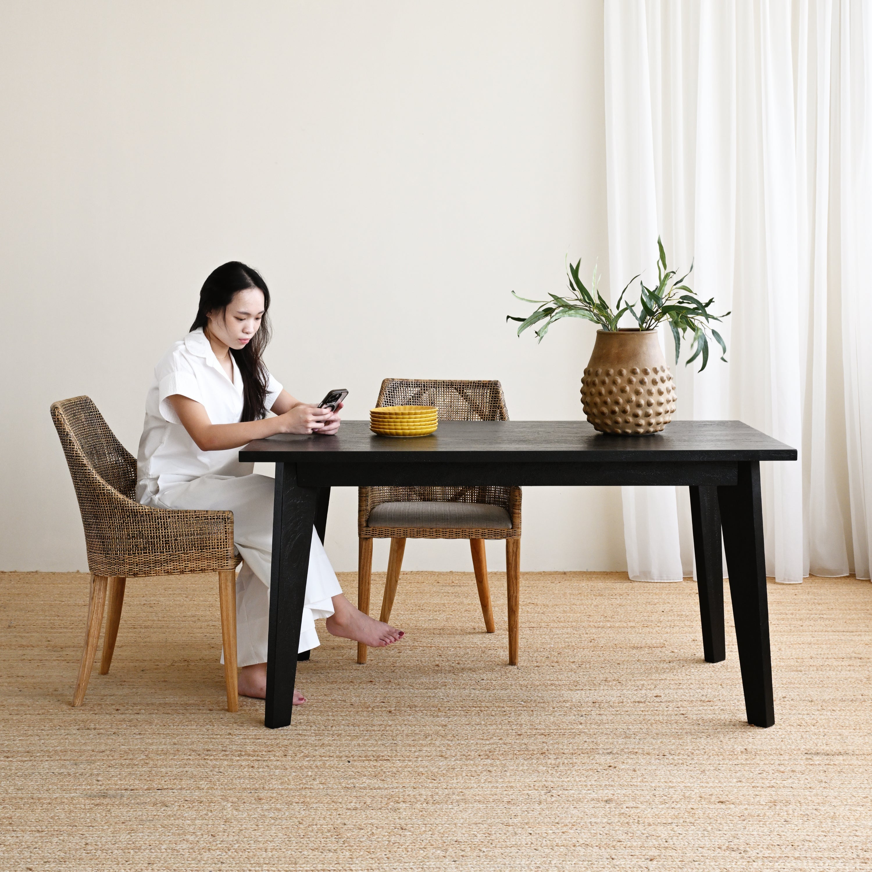 Gili Dining Table - Rustic Black
