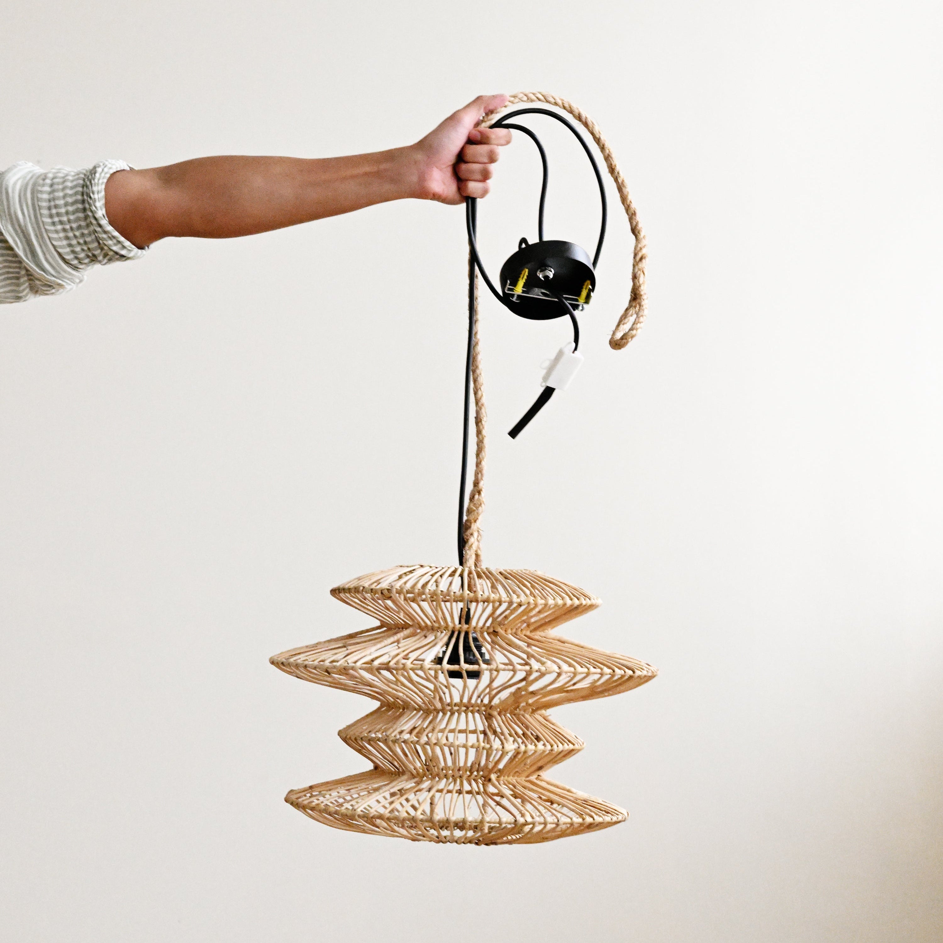 Hive Rattan Pendant Lamp 1