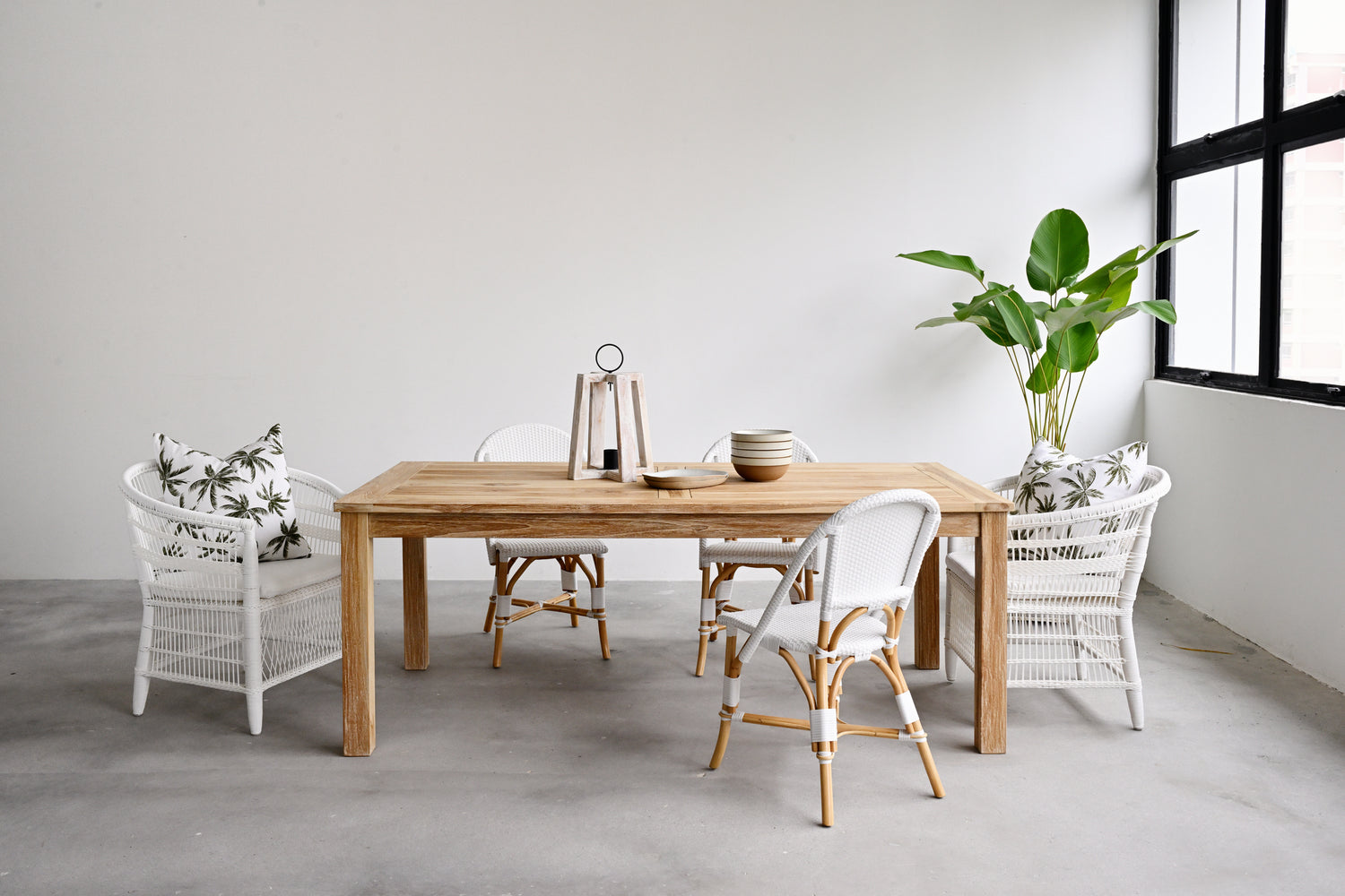 Outdoor madora table and chairs