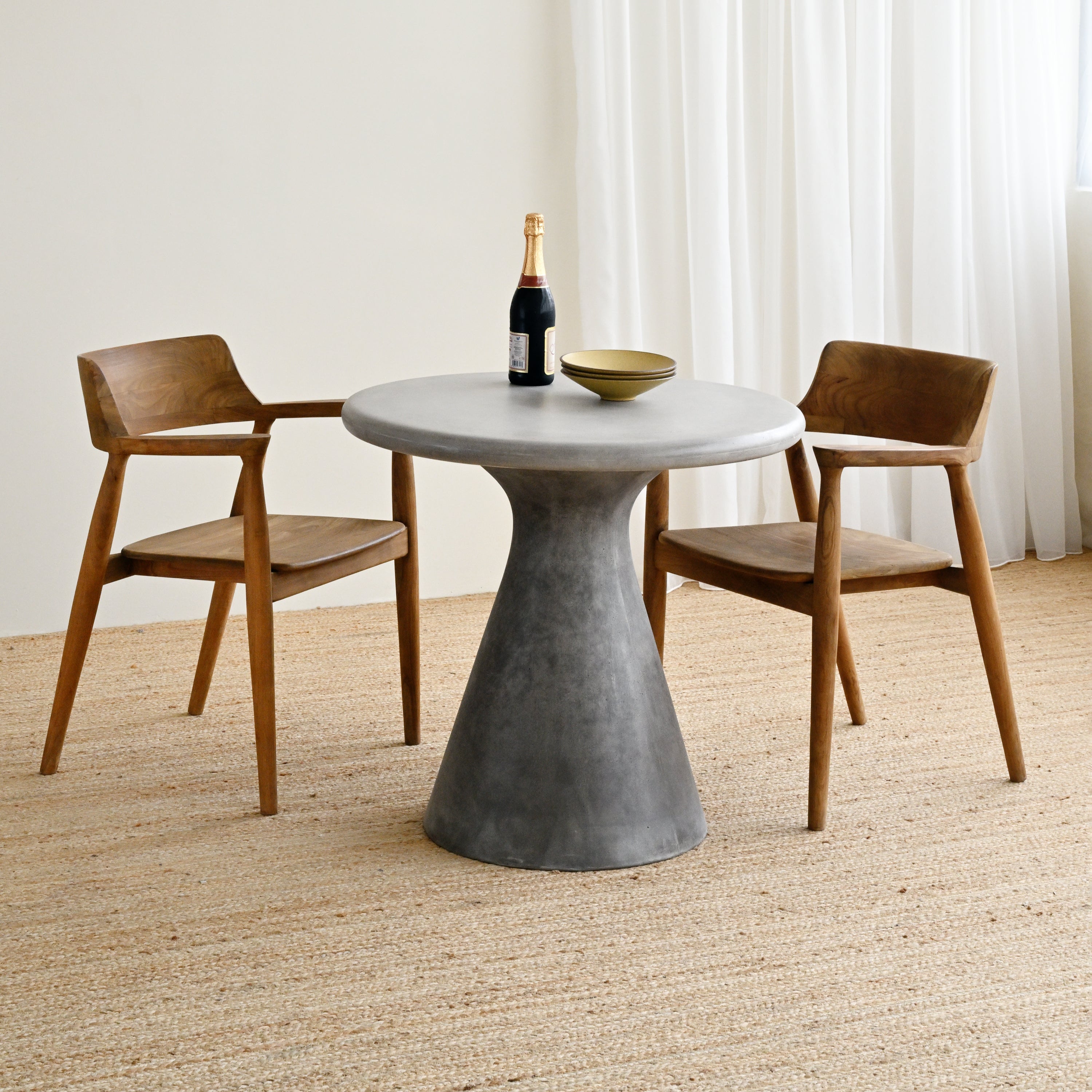 Novara Dining Table 9