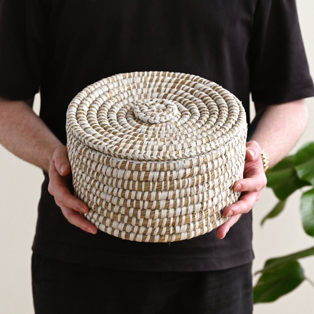 Round Seagrass Storage Basket - Set of 2 1