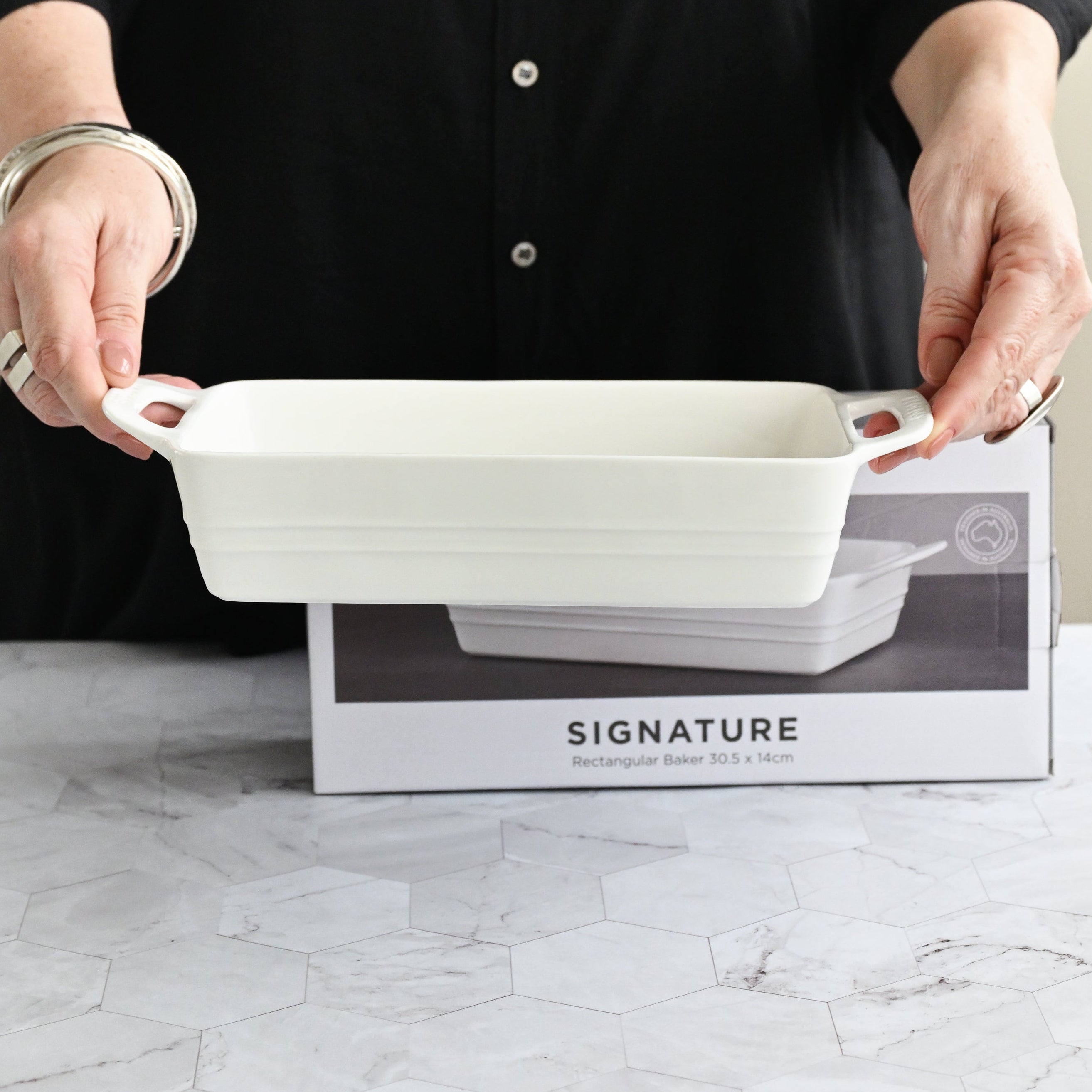 Signature Rectangle Baker with Handles - 30.5cm