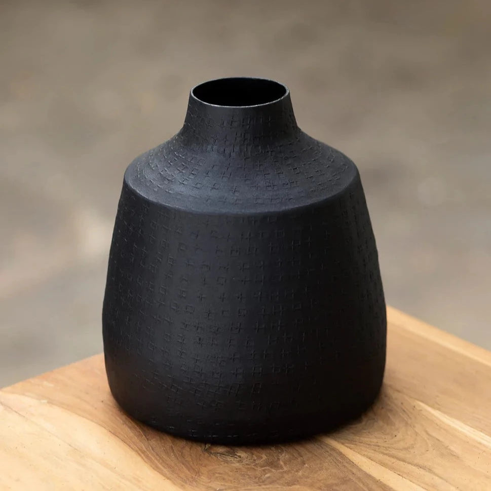 Dhaara Vase