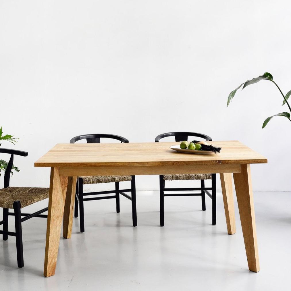 Gili Dining Table in natural - Furniture