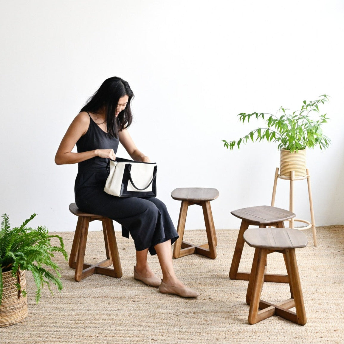 Dew Plant Stand