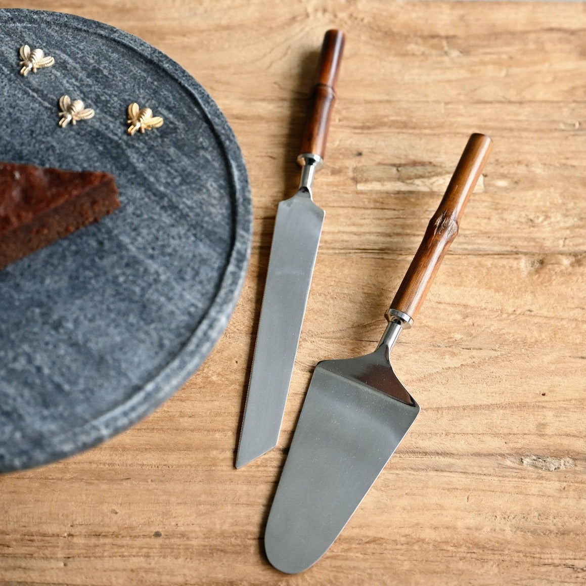 Oasis Cake and Knife Server
