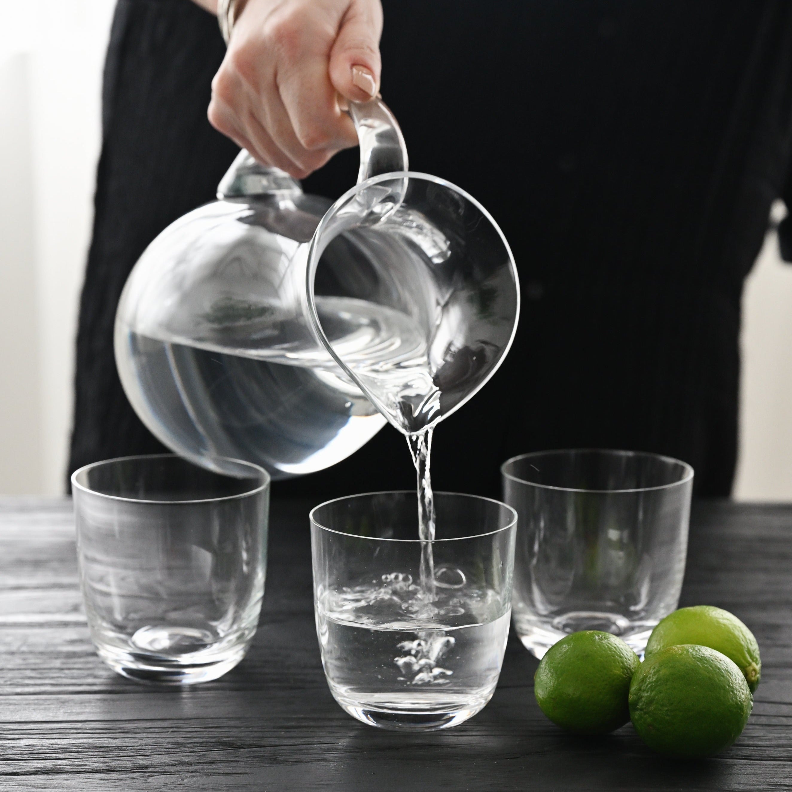 Salut Jug Belly