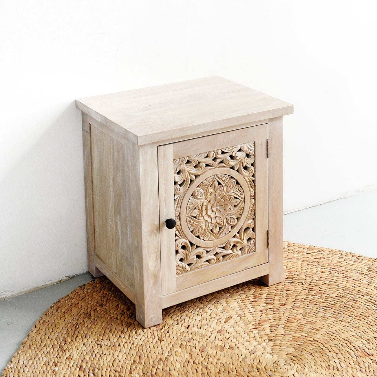 Kuno Bedside Table