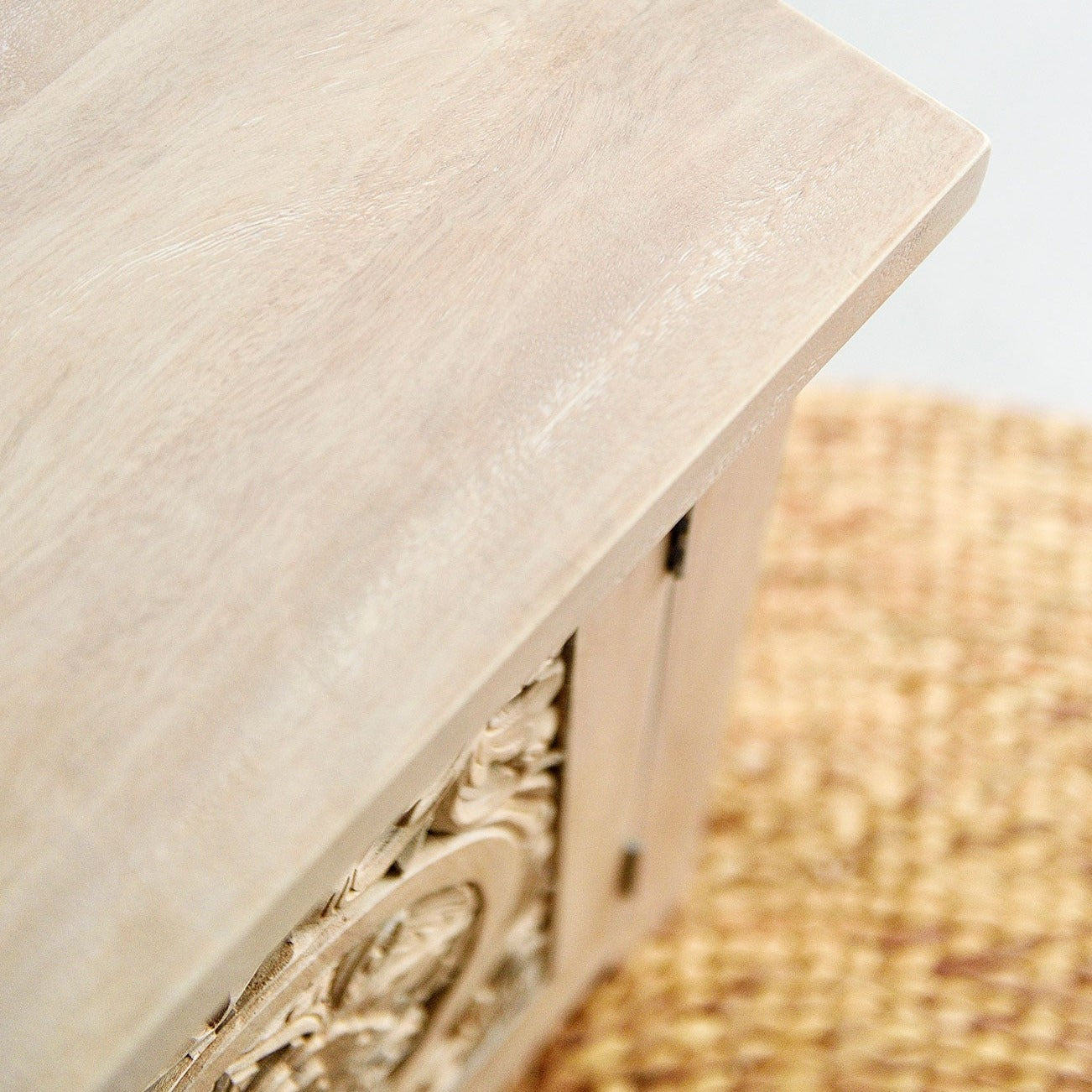 Kuno Bedside Table
