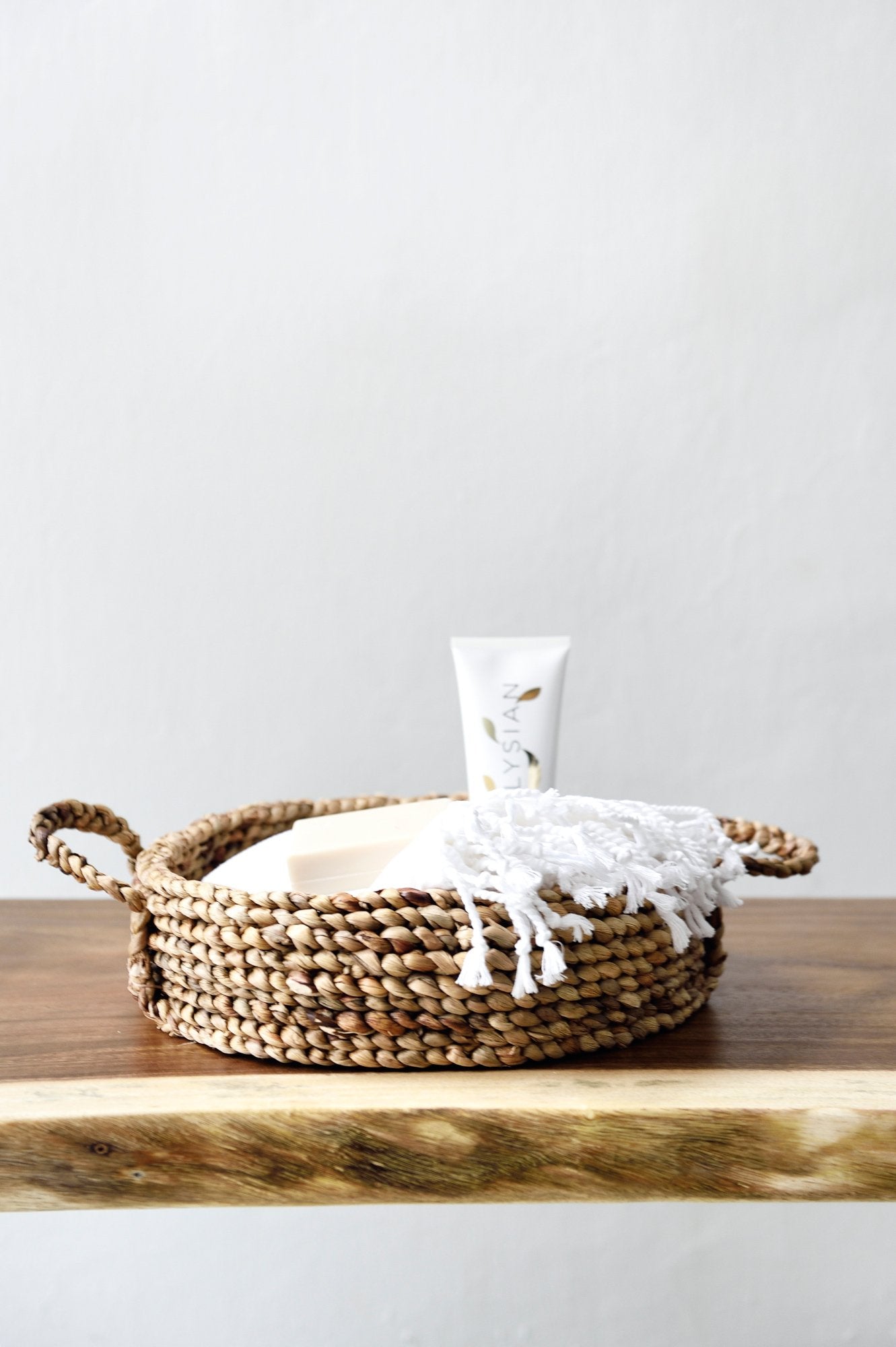 Round Banana Leaf Tray with handles - Decor