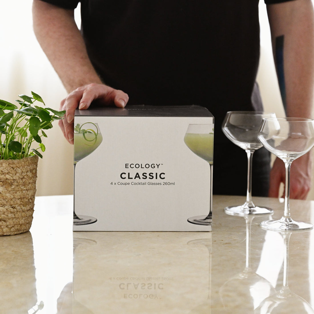 Classic Coupe Cocktail Glass 1