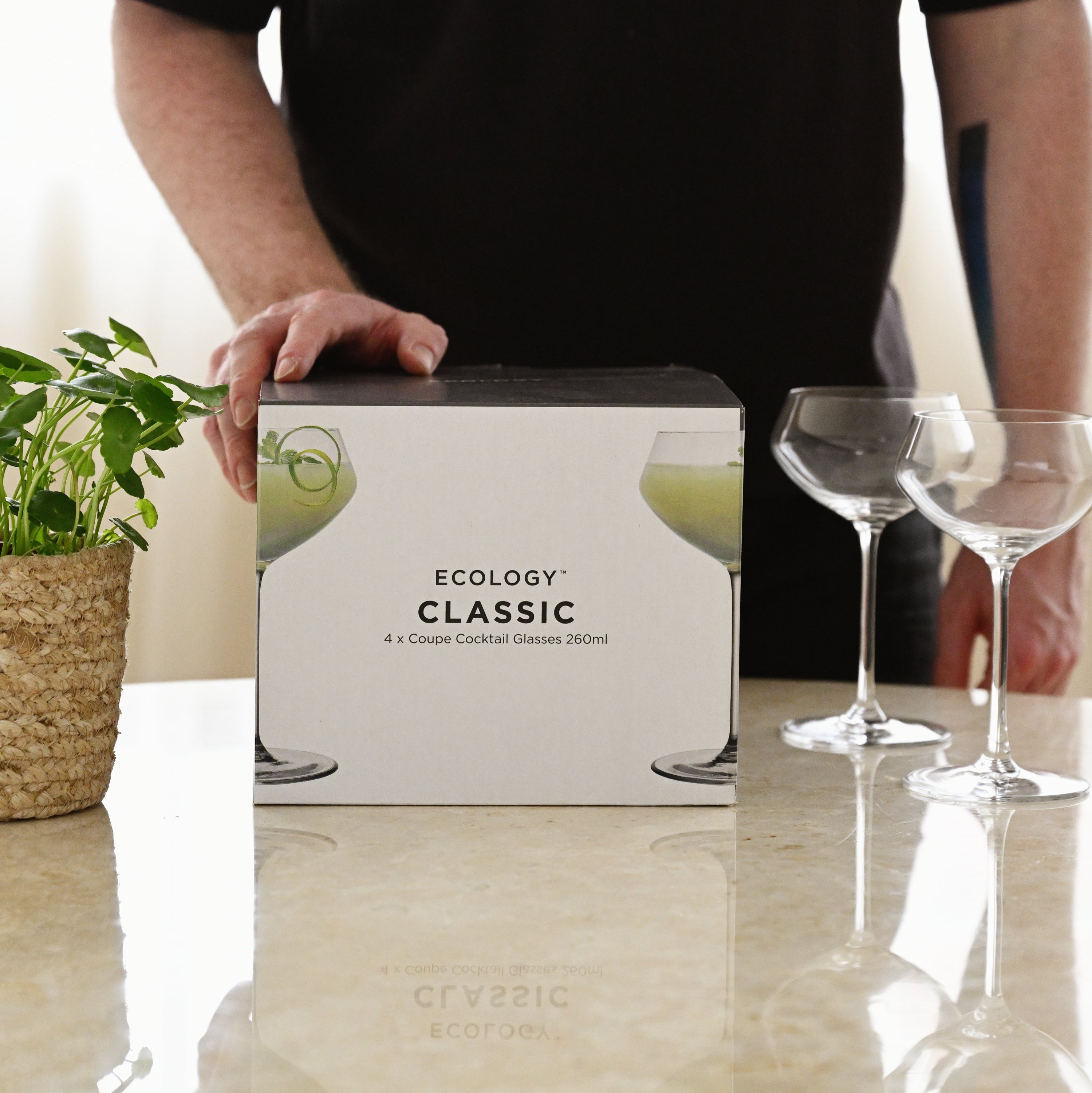 Classic Coupe Cocktail Glass 1