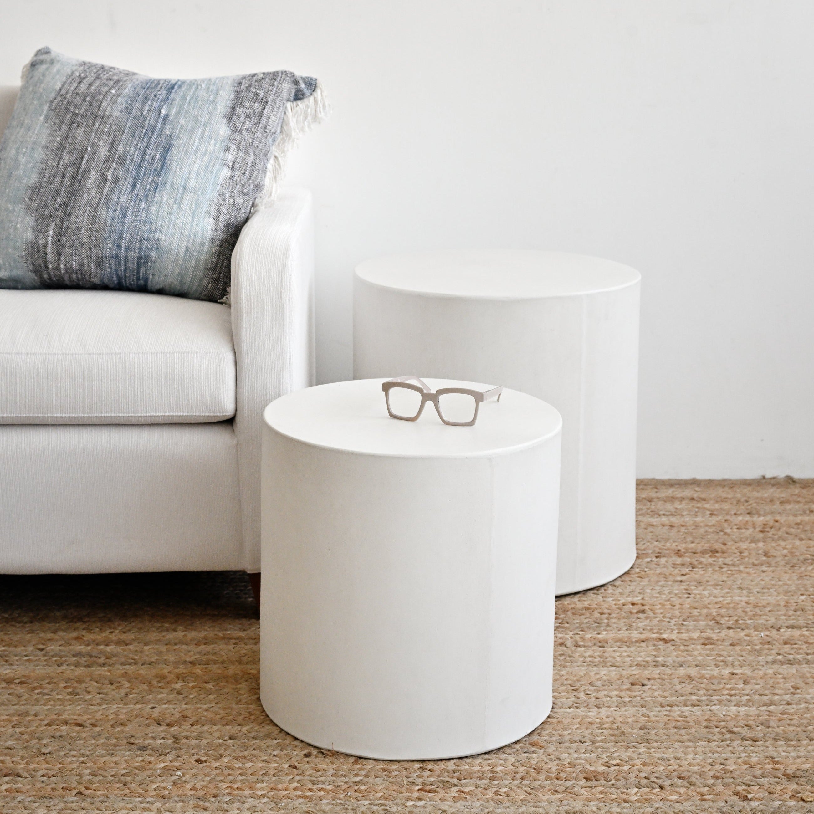 Ito Concrete Side Table - White