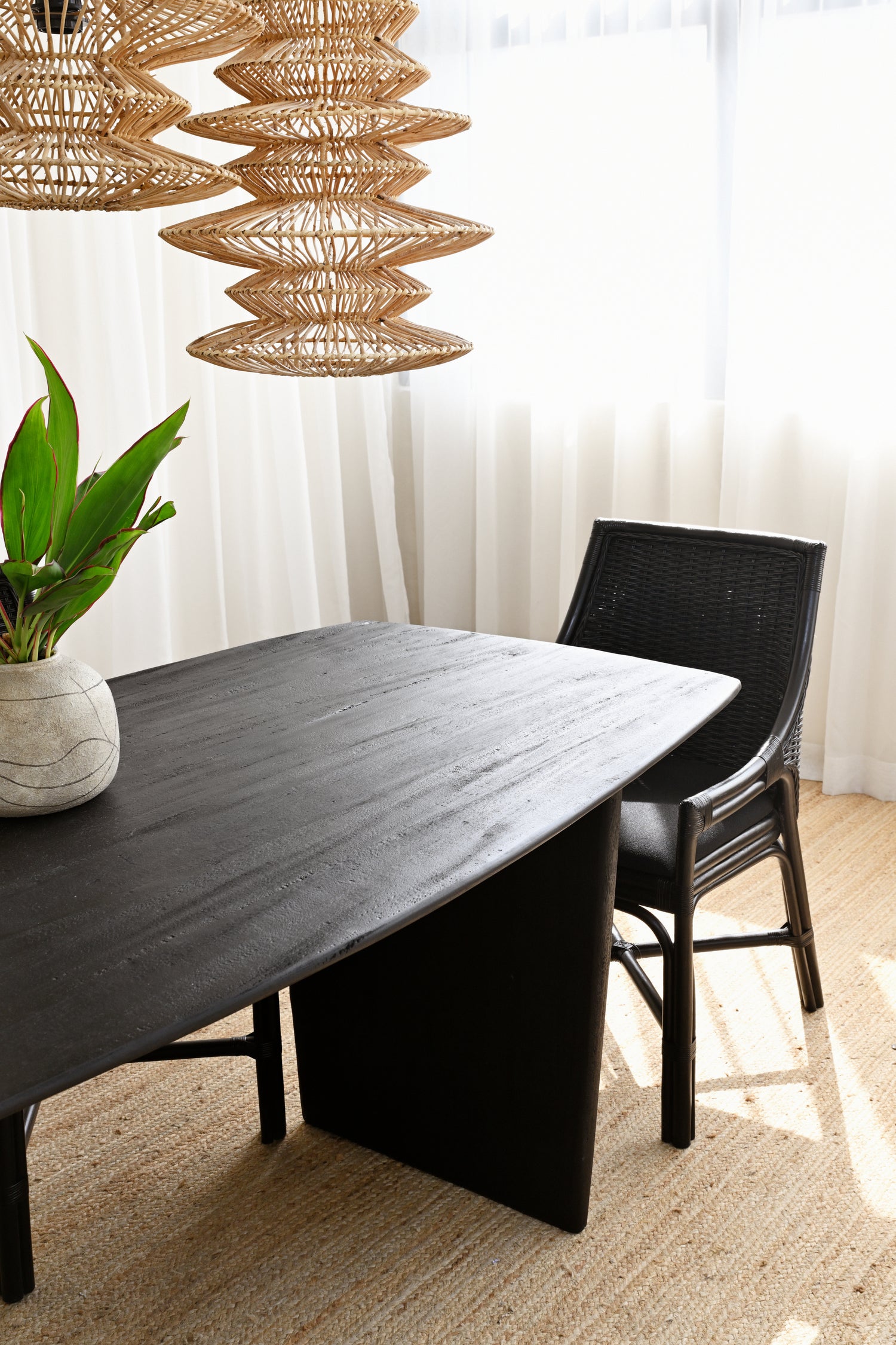 Molly Dining Table in Black