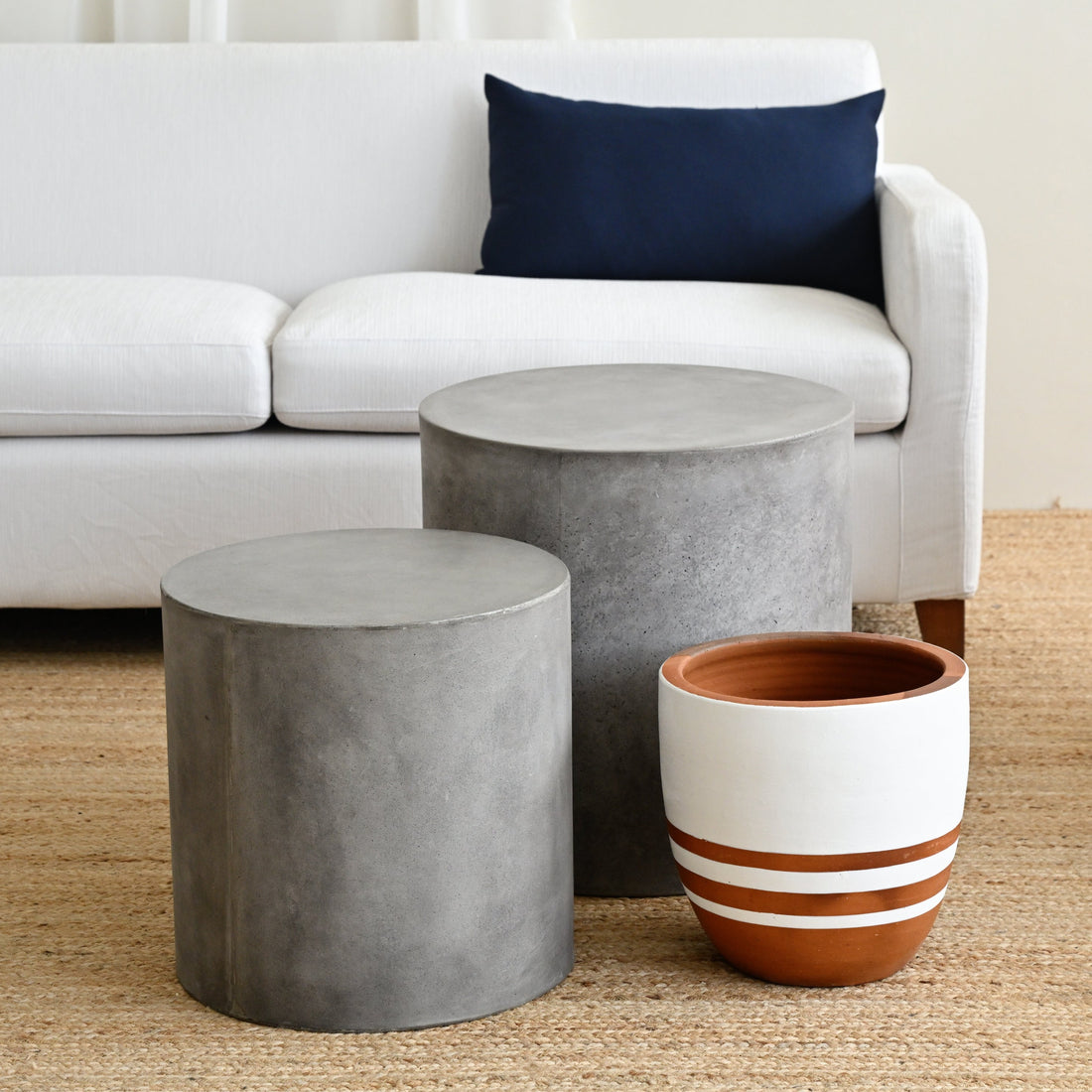 Ito Concrete Side Table - Grey