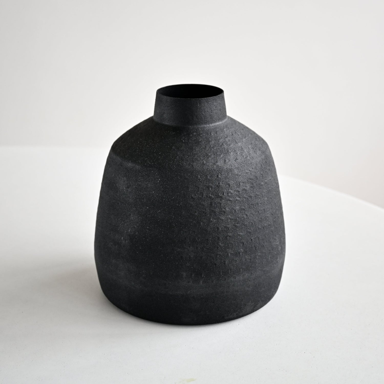 Dhaara Vase