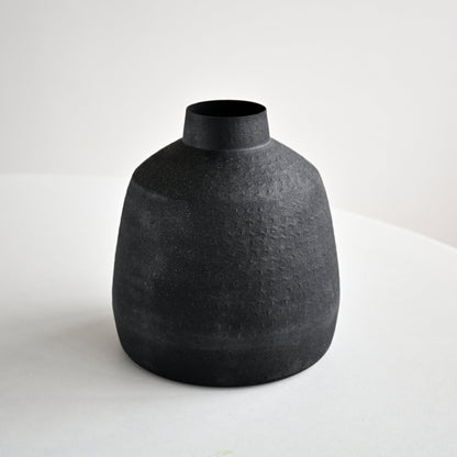 Dhaara Vase