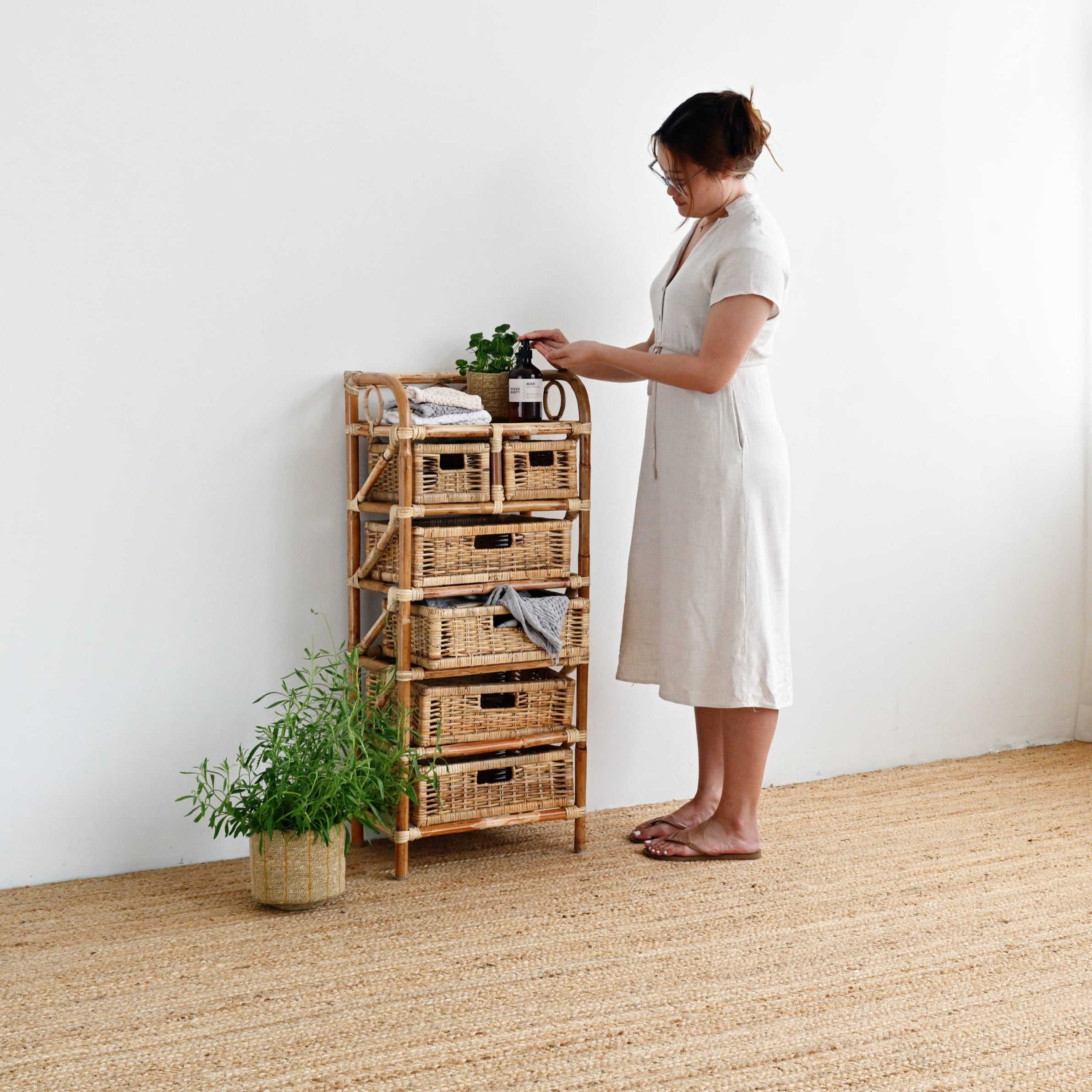 Bungalow side Table with 4+2 Drawers