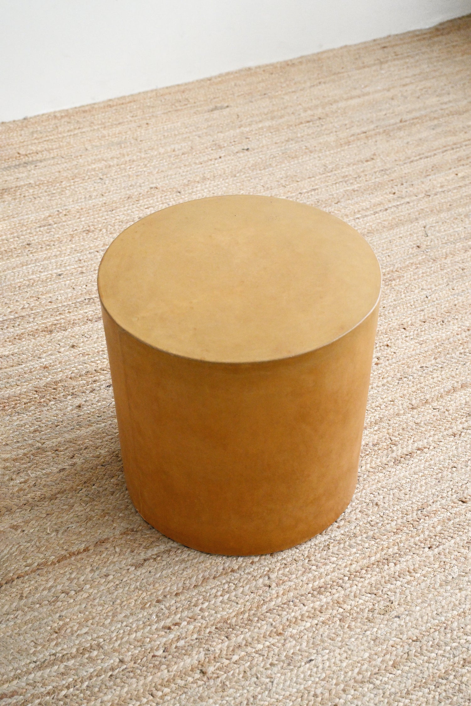Ito Concrete Side Table - Rust
