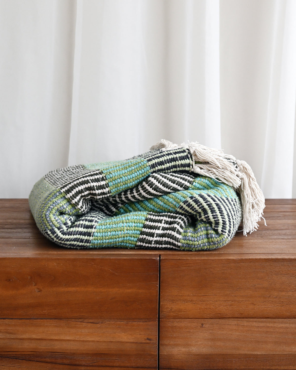 Isnel Throw