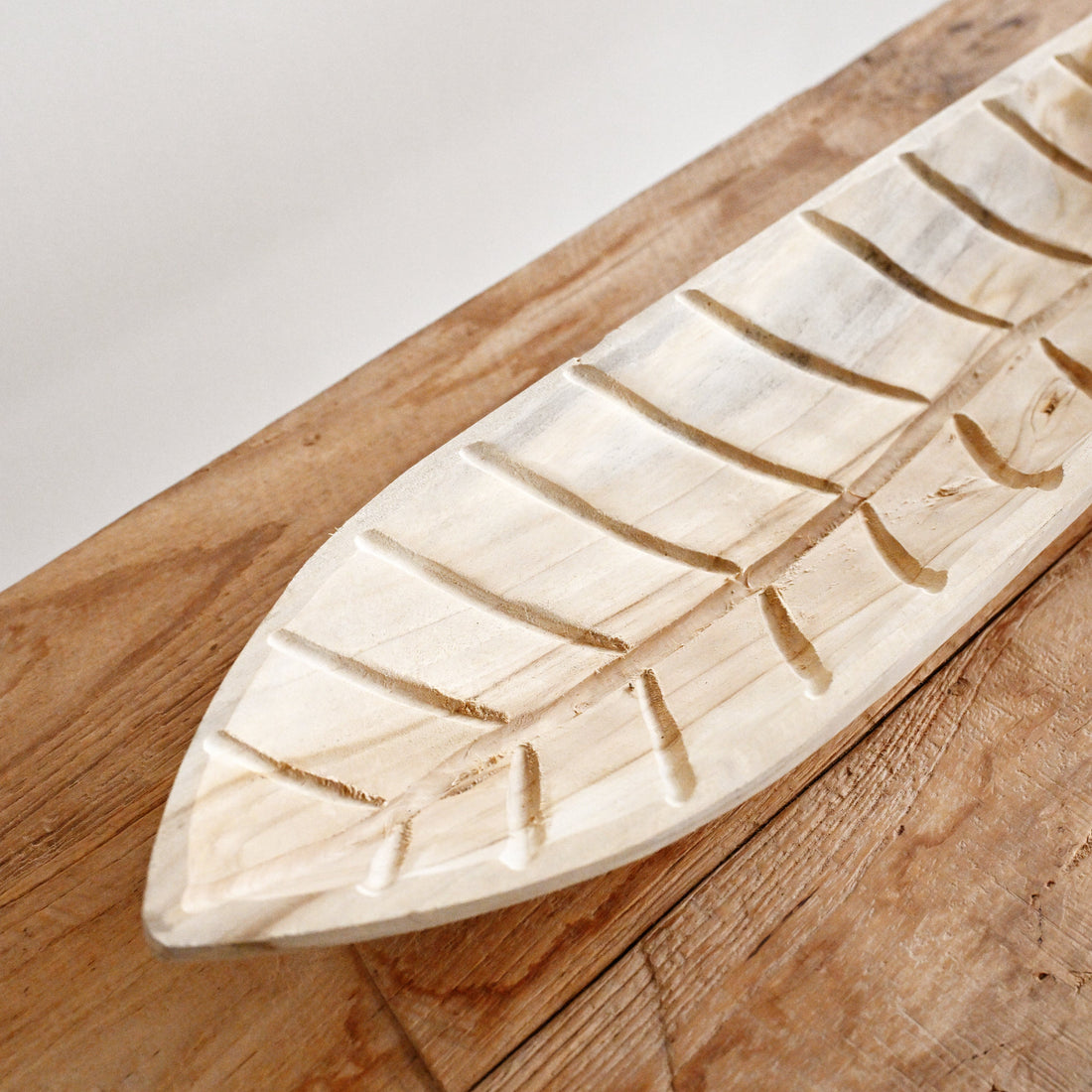 Leaf Teak Wood Deco 2