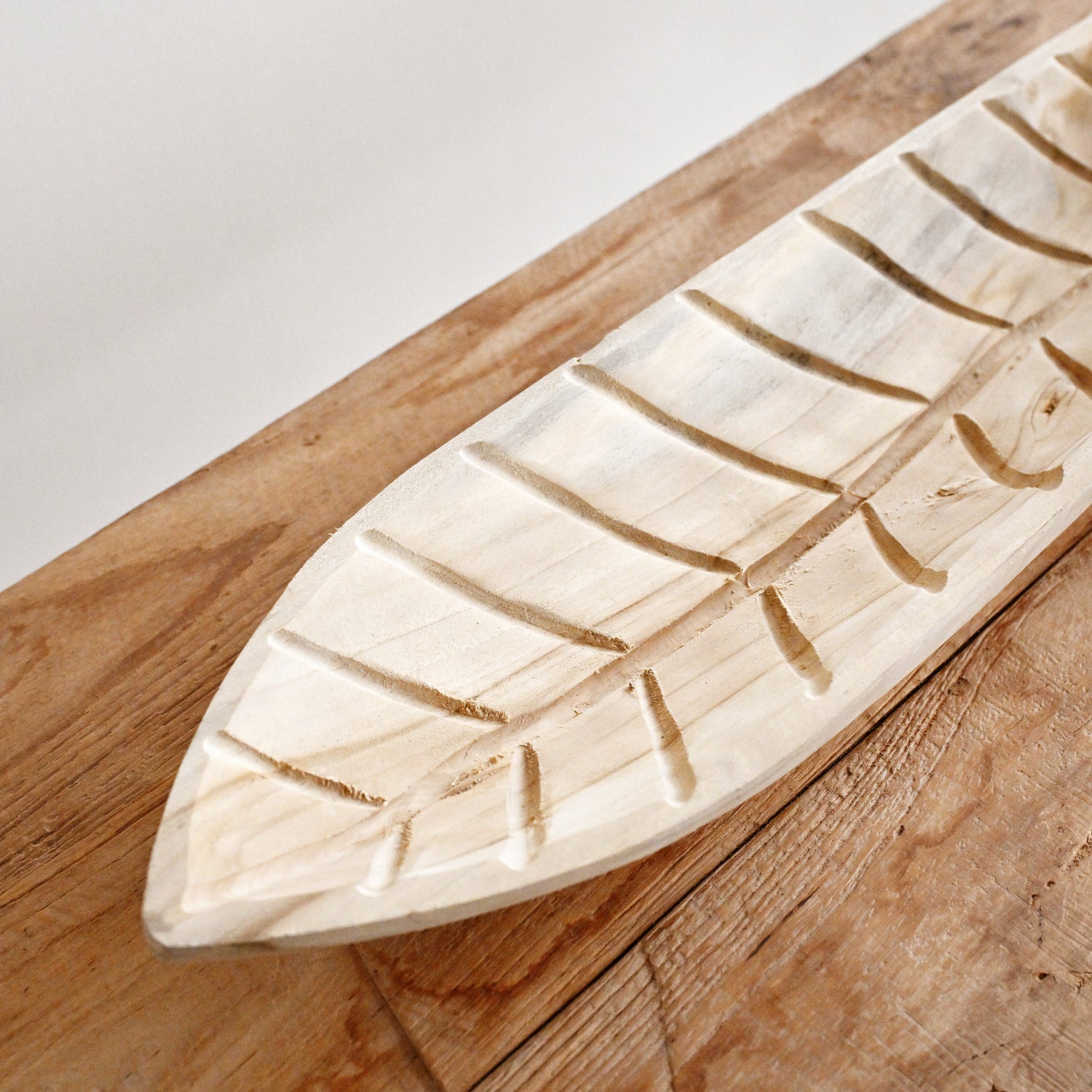 Leaf Teak Wood Deco 2
