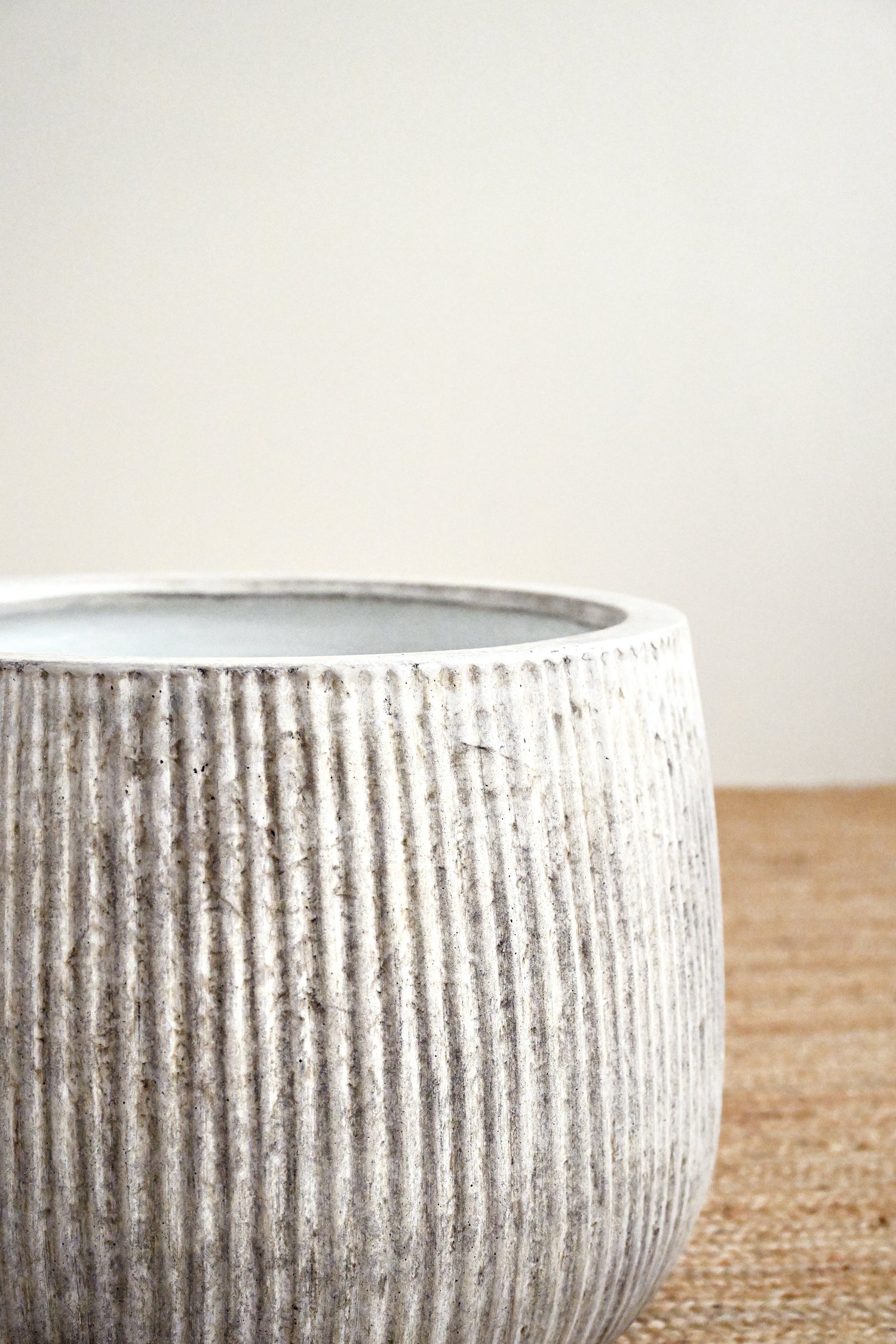 Nerja Concrete Planter - Oyster