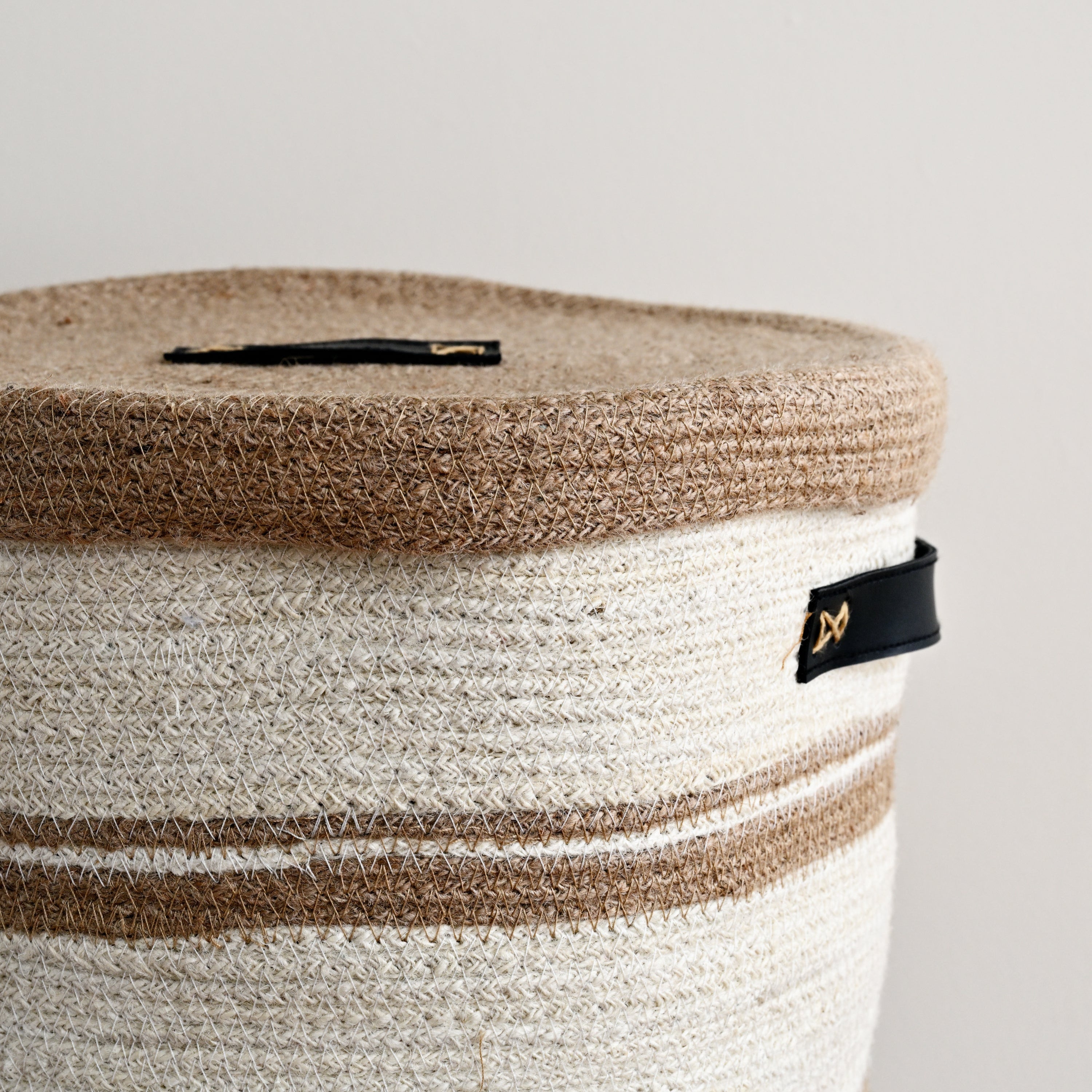 Shoreline Laundry Basket with Lid 3