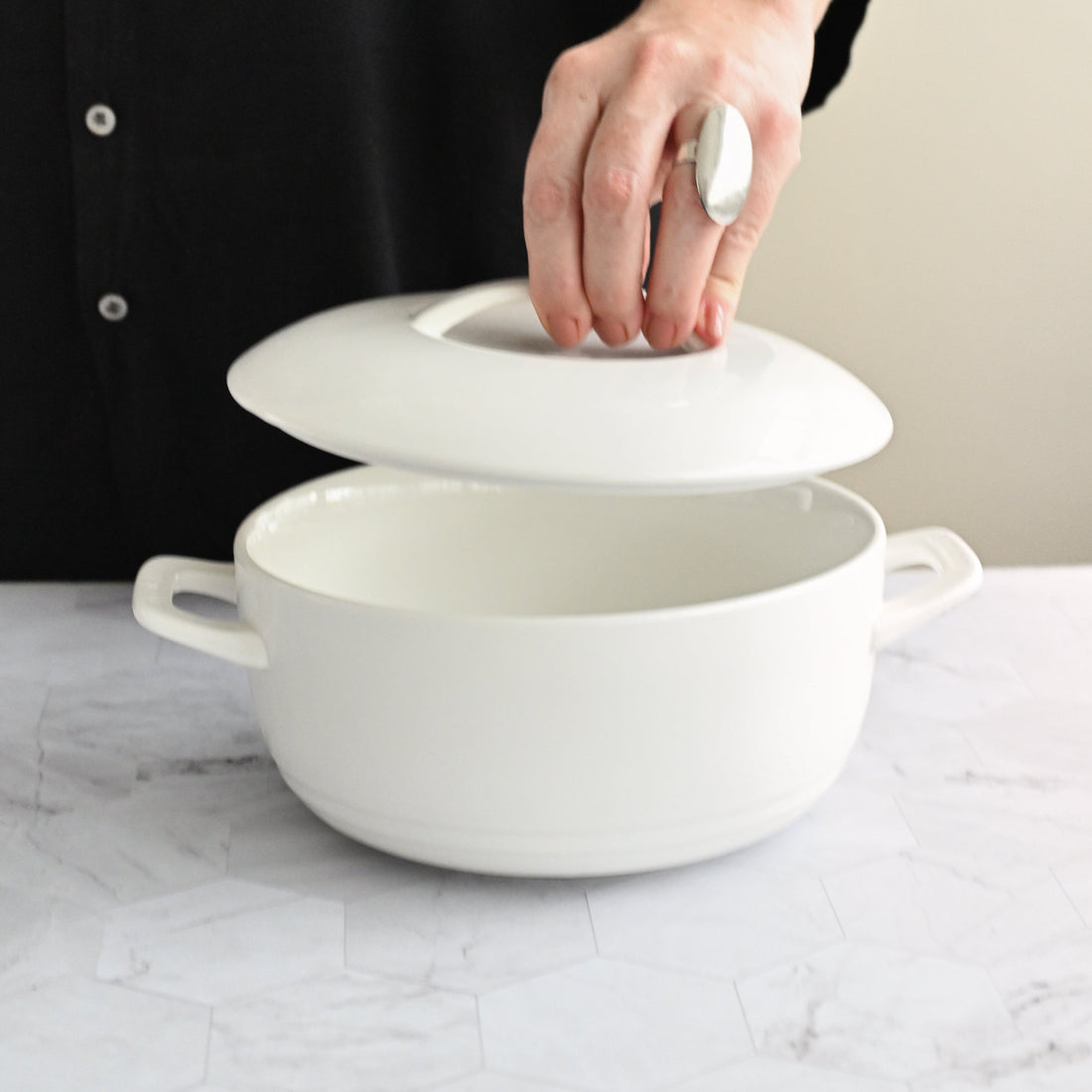 Signature Casserole with Lid - 2L