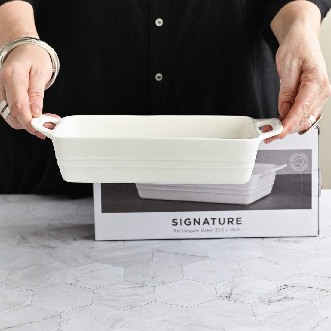 Signature Rectangle Baker with Handles - 30.5cm