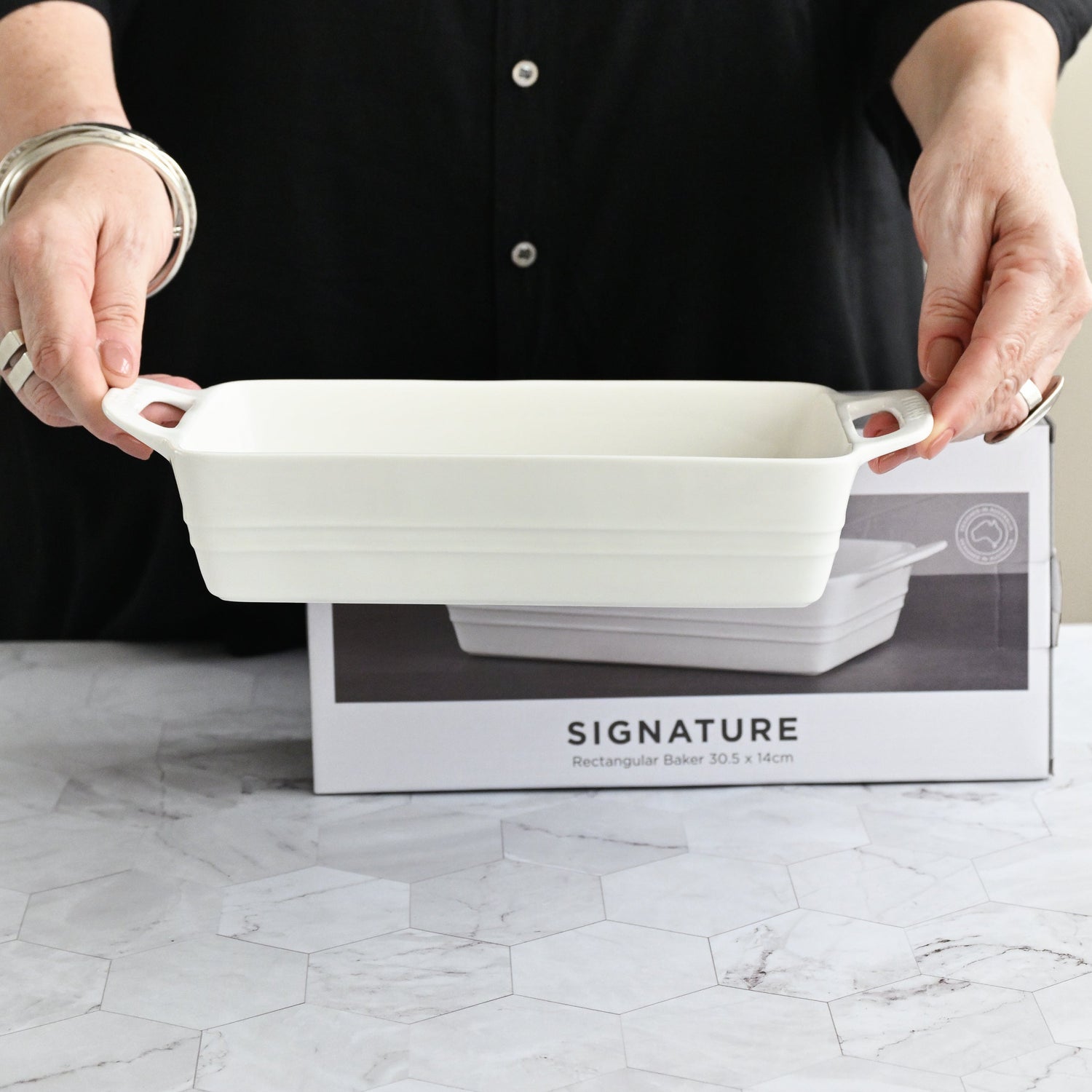 Signature Rectangle Baker with Handles - 30.5cm