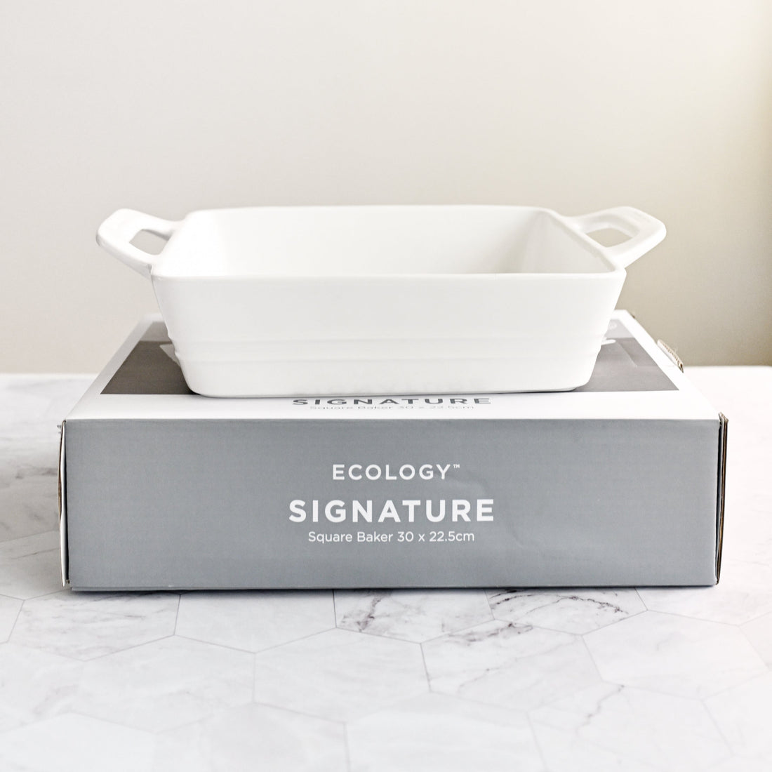 Signature Square Baker with Handles - 30cm