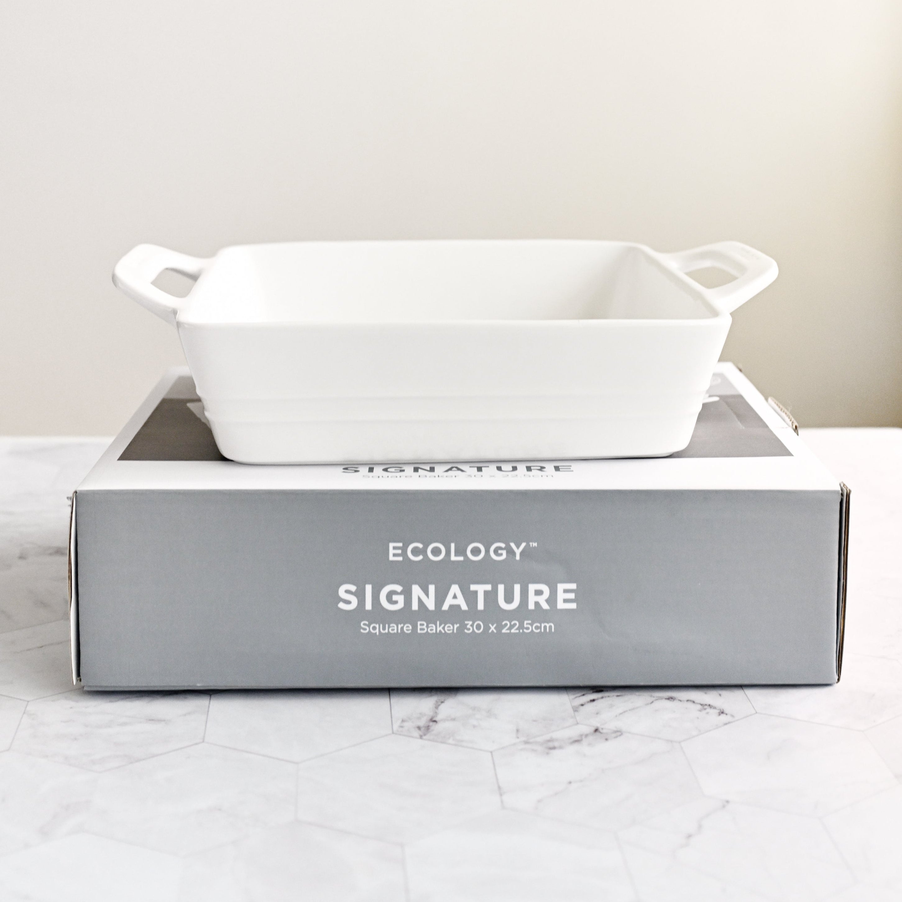 Signature Square Baker with Handles - 30cm
