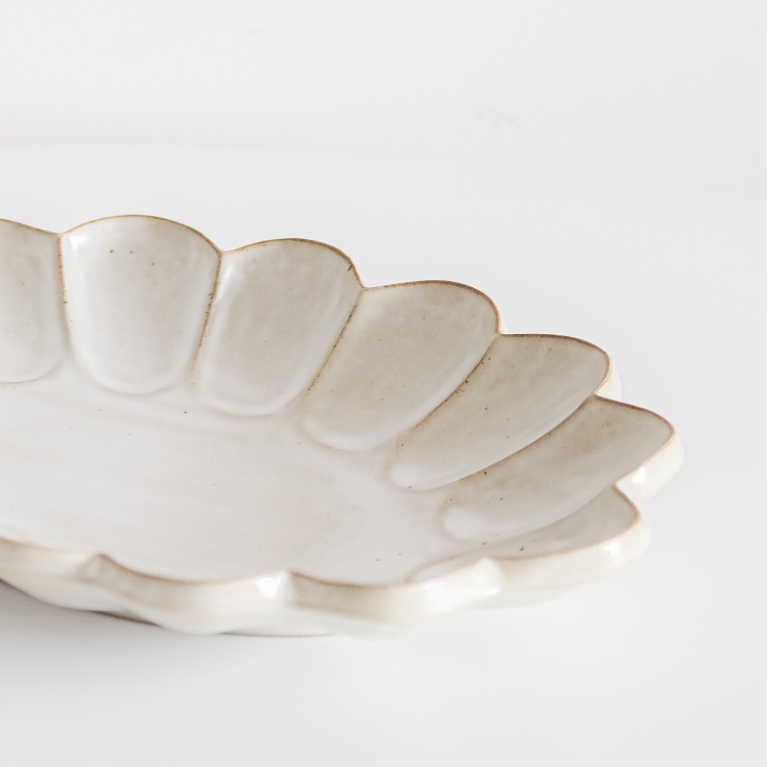 Speckled White Large Scallop Platter