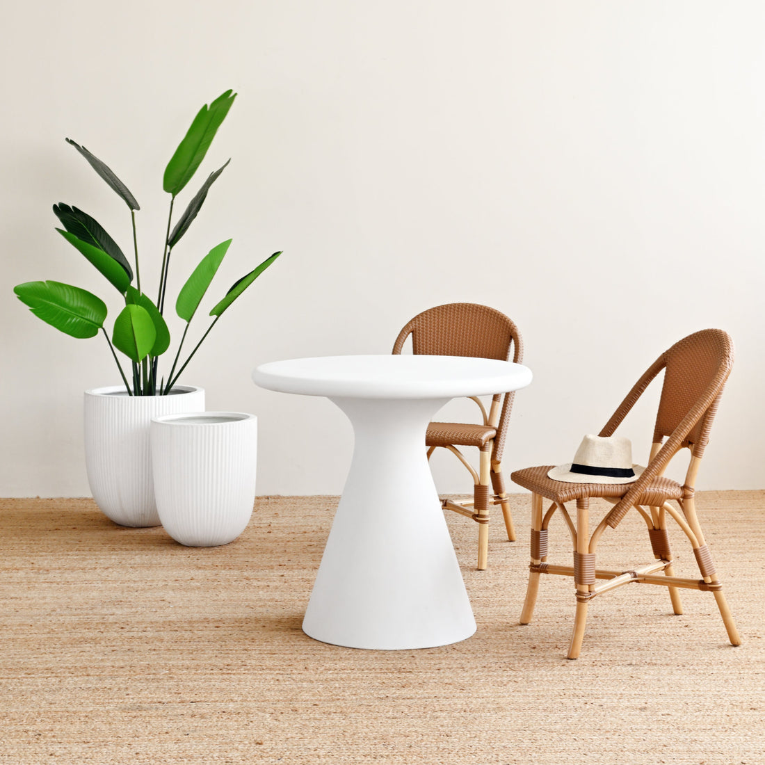 Vinh Concrete Pot - White 12
