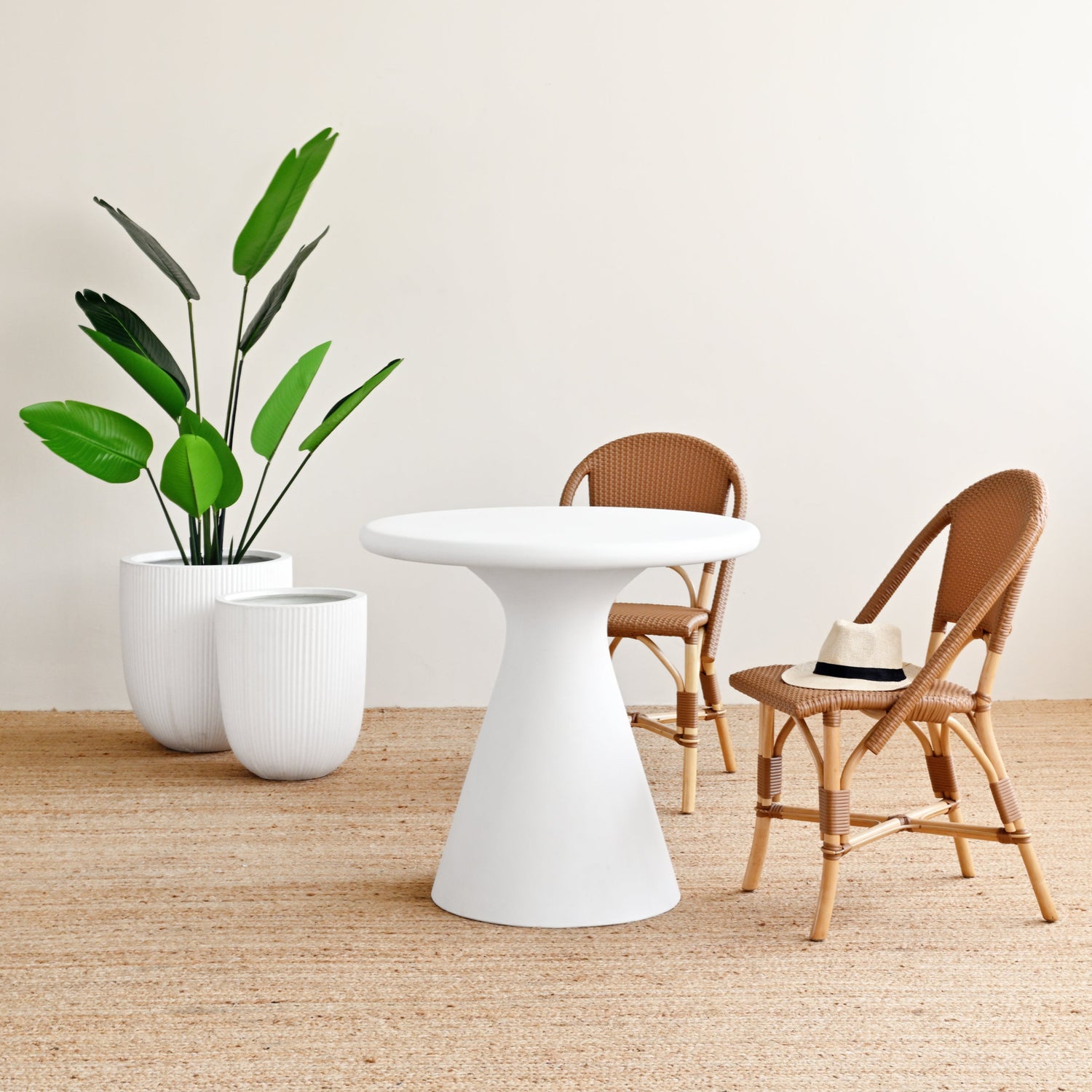 Vinh Concrete Pot - White 12