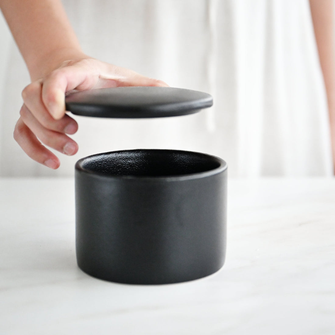 Grind Salt Cellar with Lid - Black