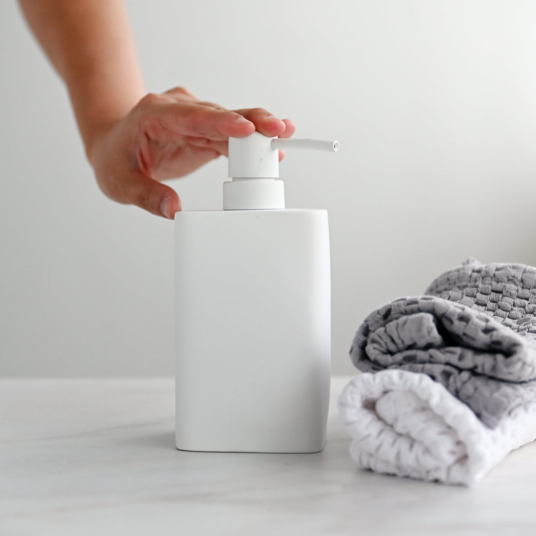 Copenhagen Dispenser - White