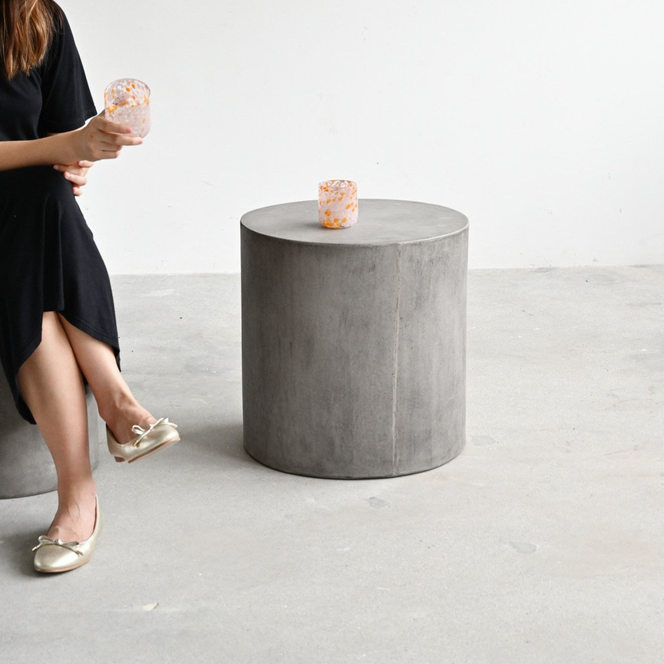 Ito Concrete Side Table - Grey