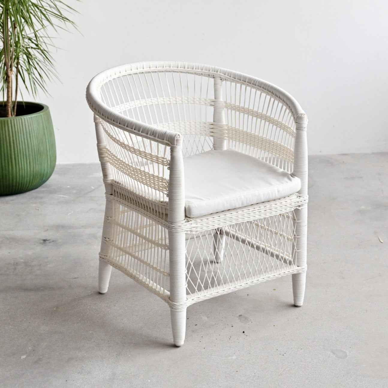 Outdoor Malawi Arm Chair - White