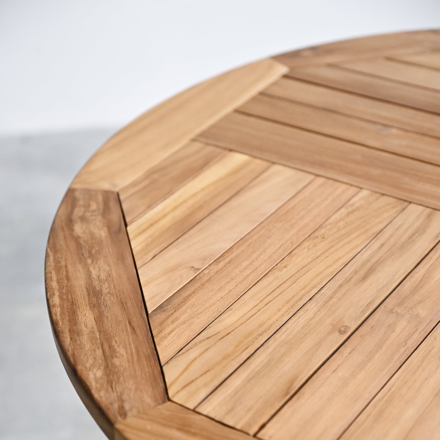 Round Outdoor Teak Folding Table