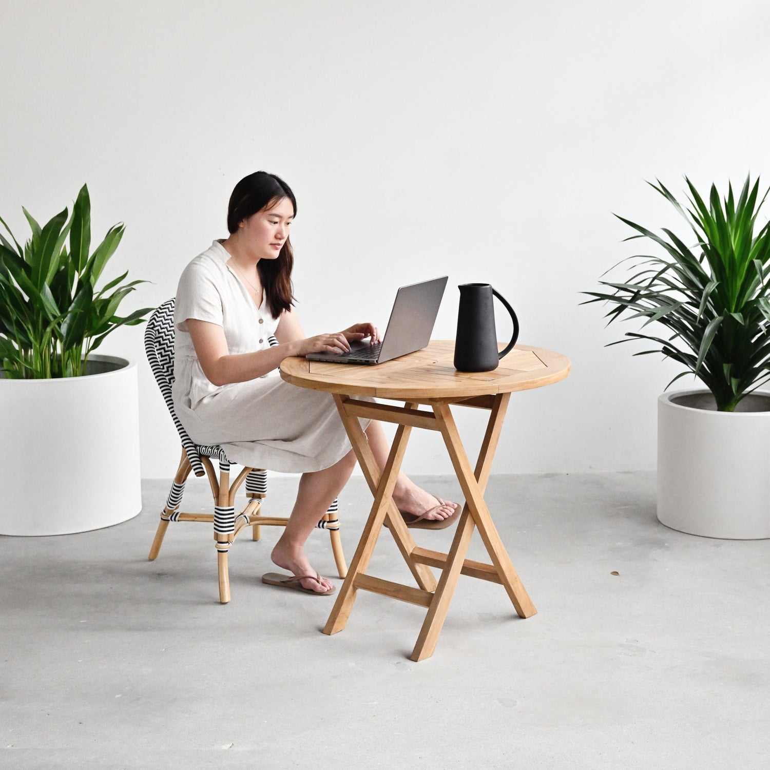 Round Outdoor Teak Folding Table