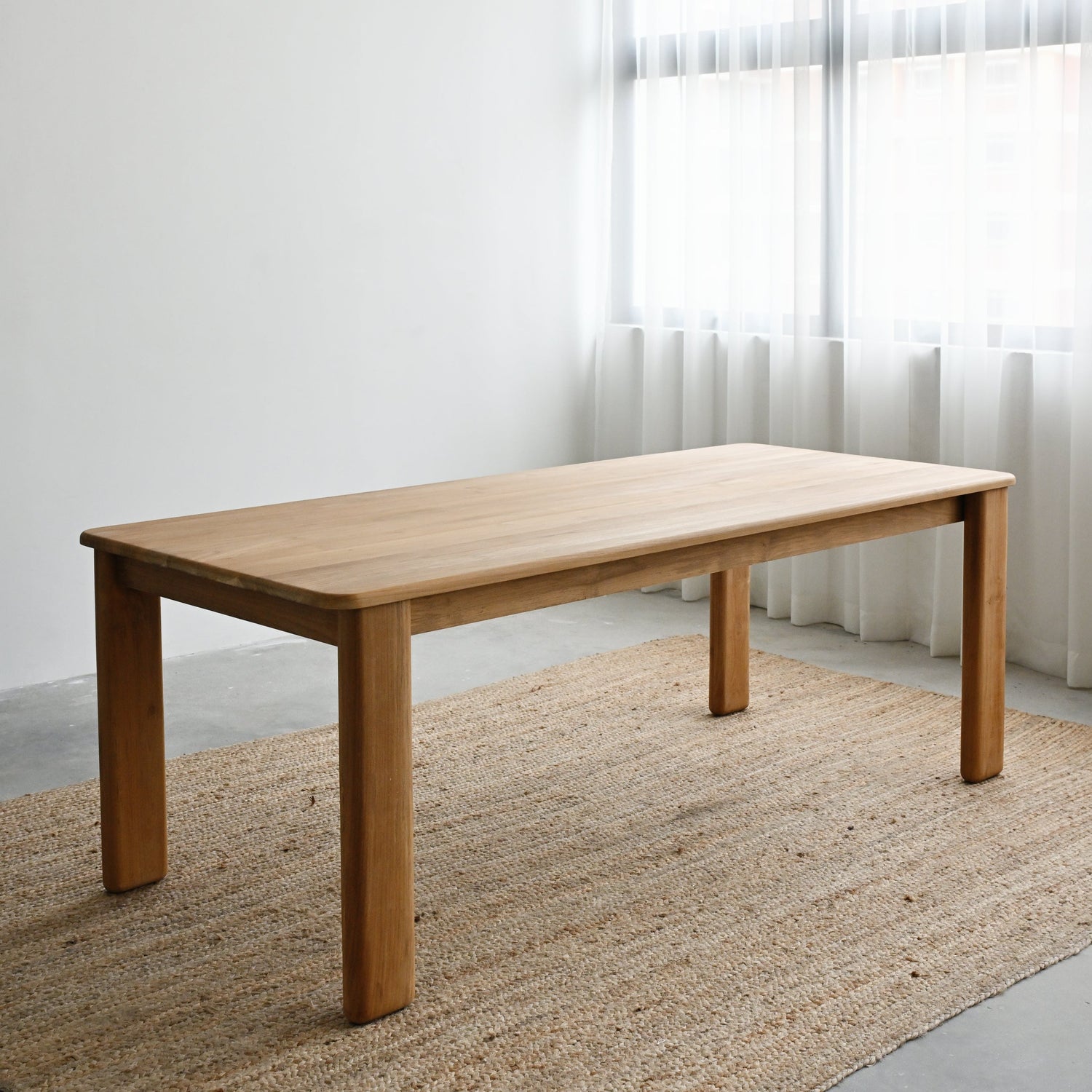 Tari Dining Table