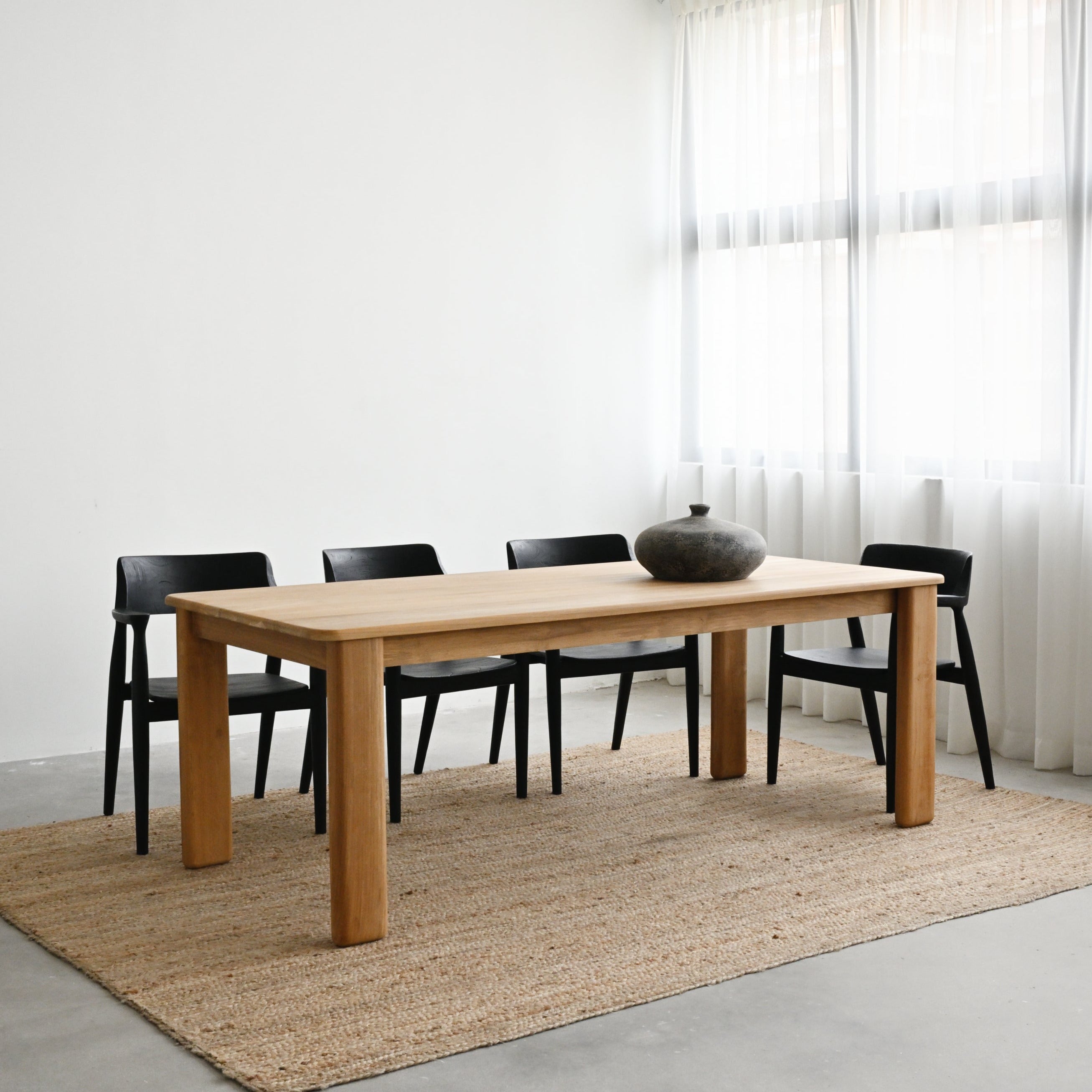 Tari Dining Table